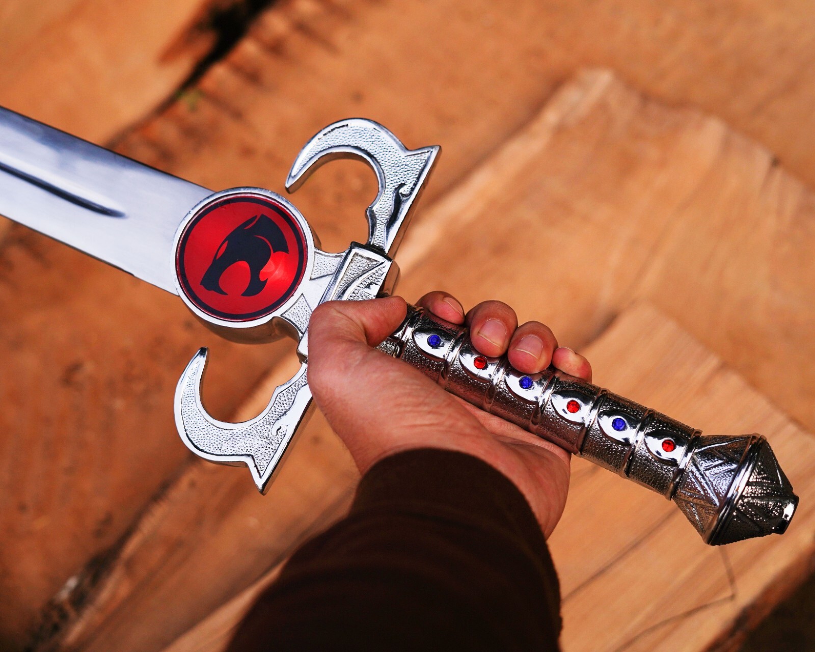 Factory Entertainment Thundercats Sword of Omens Limited Edition Prop Replica