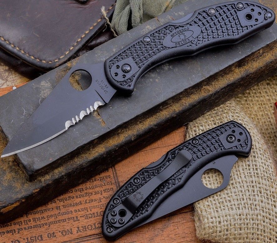 Spyderco Delica 4 Lockback Folding Knife 3″ VG-10 Steel Blade Black FRN Handle