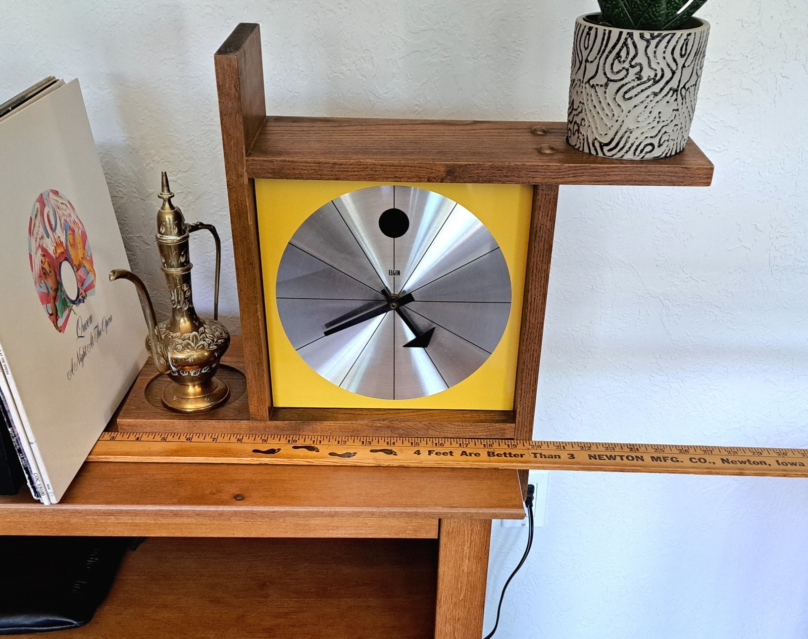 VTG Elgin MCM “Windmill” Desk/Wall Clock, 1960s/70s Collectible Home Decor