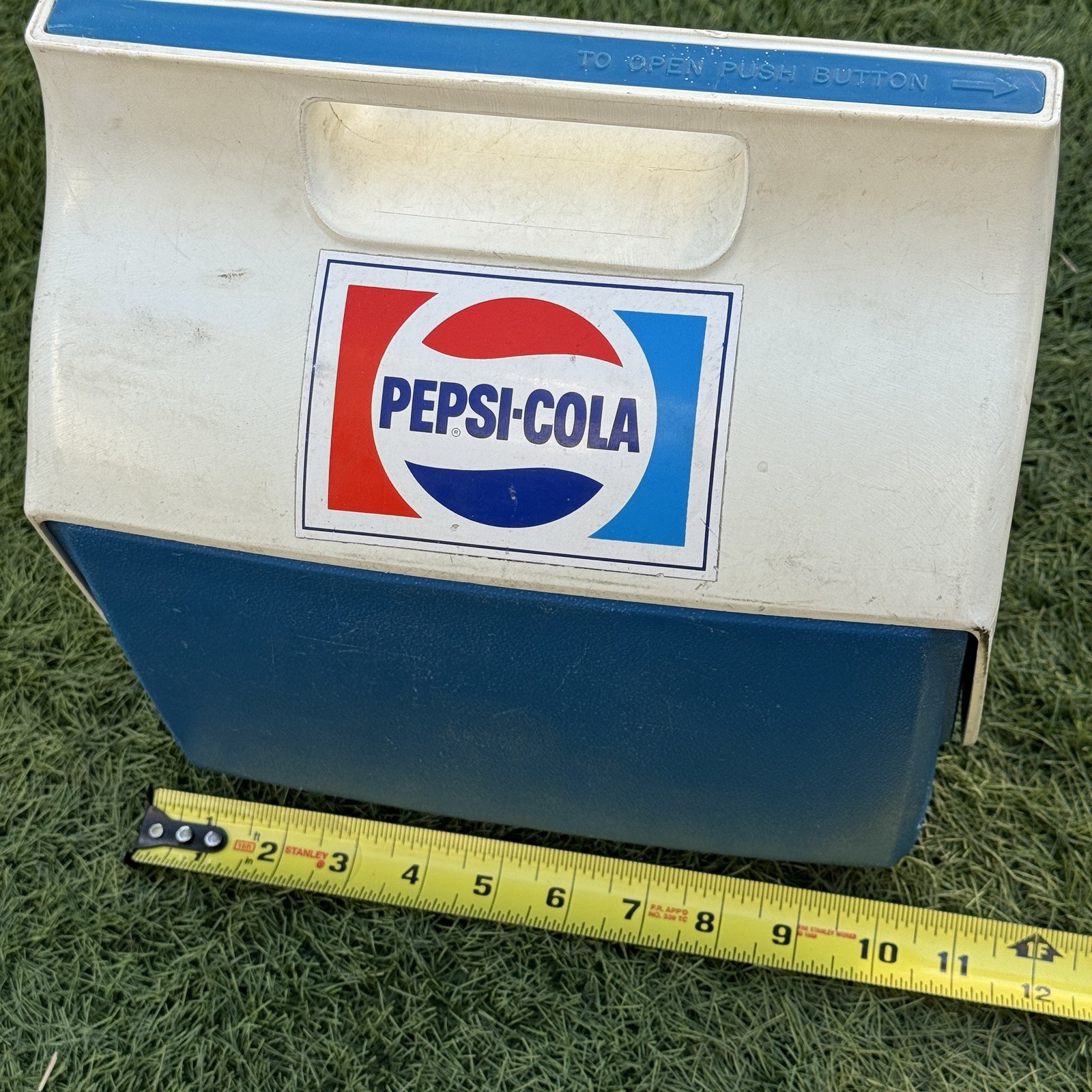 Pepsi Cola Igloo Cooler Vintage Molded Plastic Blue & White 12″ x 11″ x 7.5″
