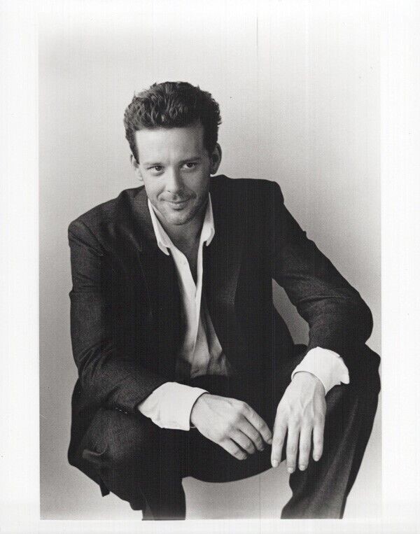 Mickey Rourke young pose in suit crouching down 9 1/2 Weeks 8×10 inch photo