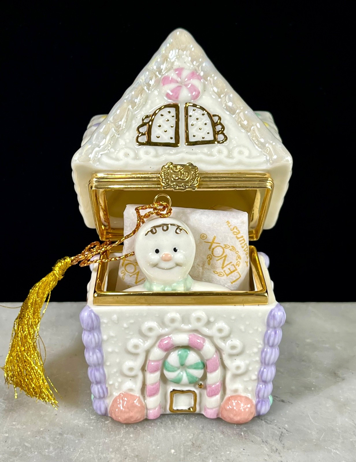 Trinket Box, Lenox Treasures Gingerbread House First Issue Holiday Surprise