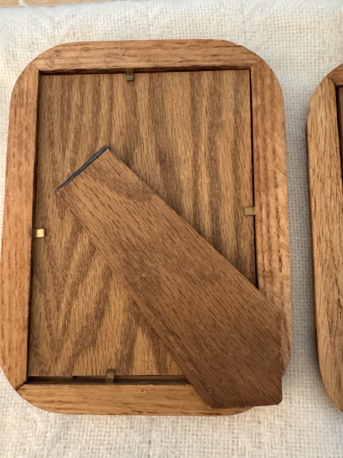 Rounded Corners Oak Standing Picture Frame For 5×7 Photo