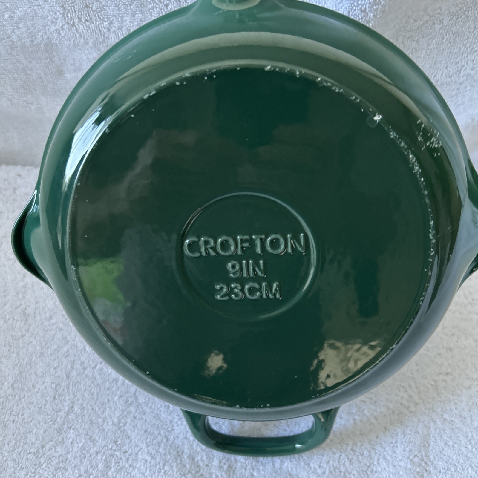 Crofton 9” Green Cast Iron Enameled Skillet Pan Dual Pour Spouts