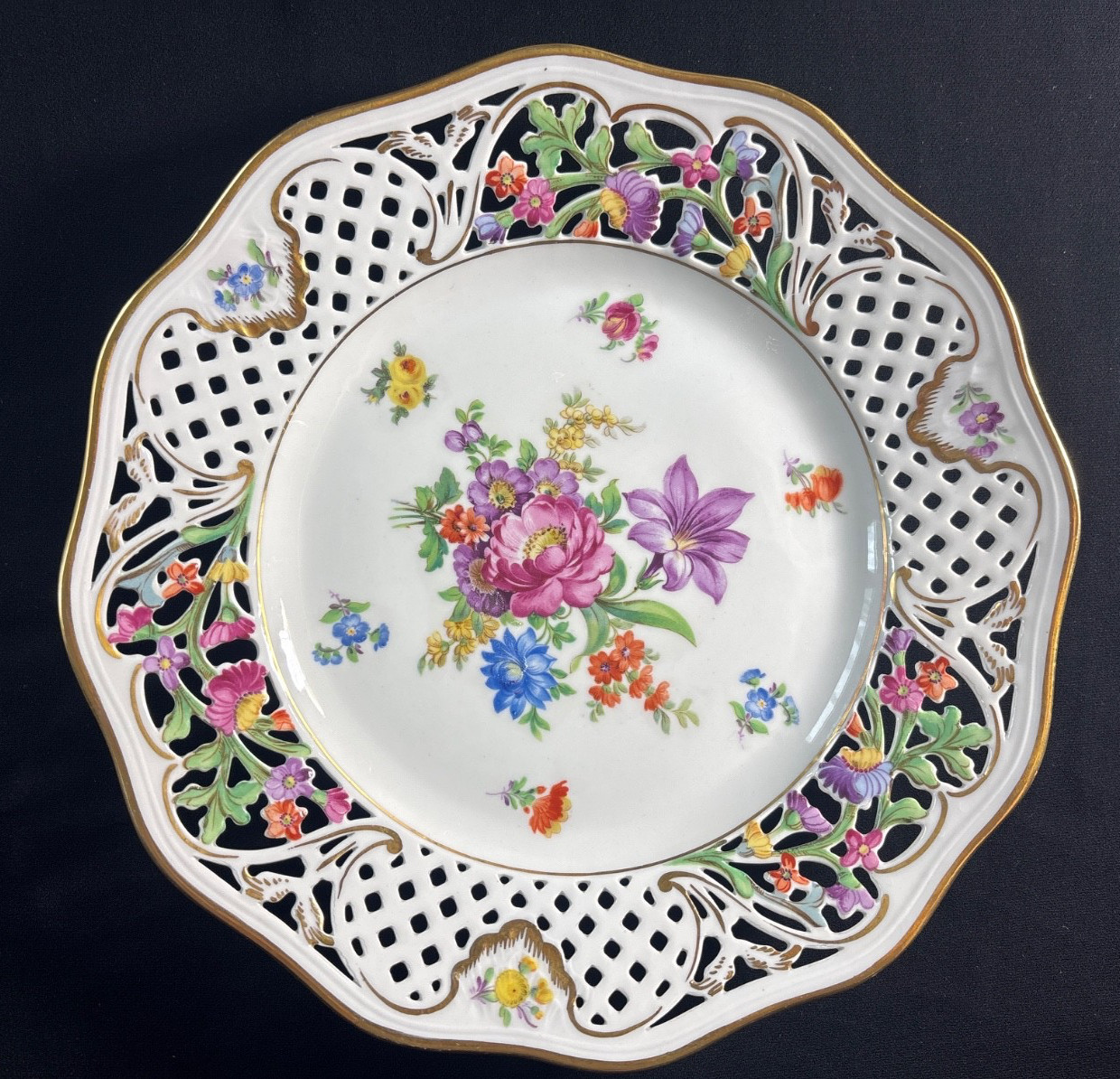 Schumann Bavaria Chateau Dresden Royal Dresner Art Dinner Plate 10 3/8″