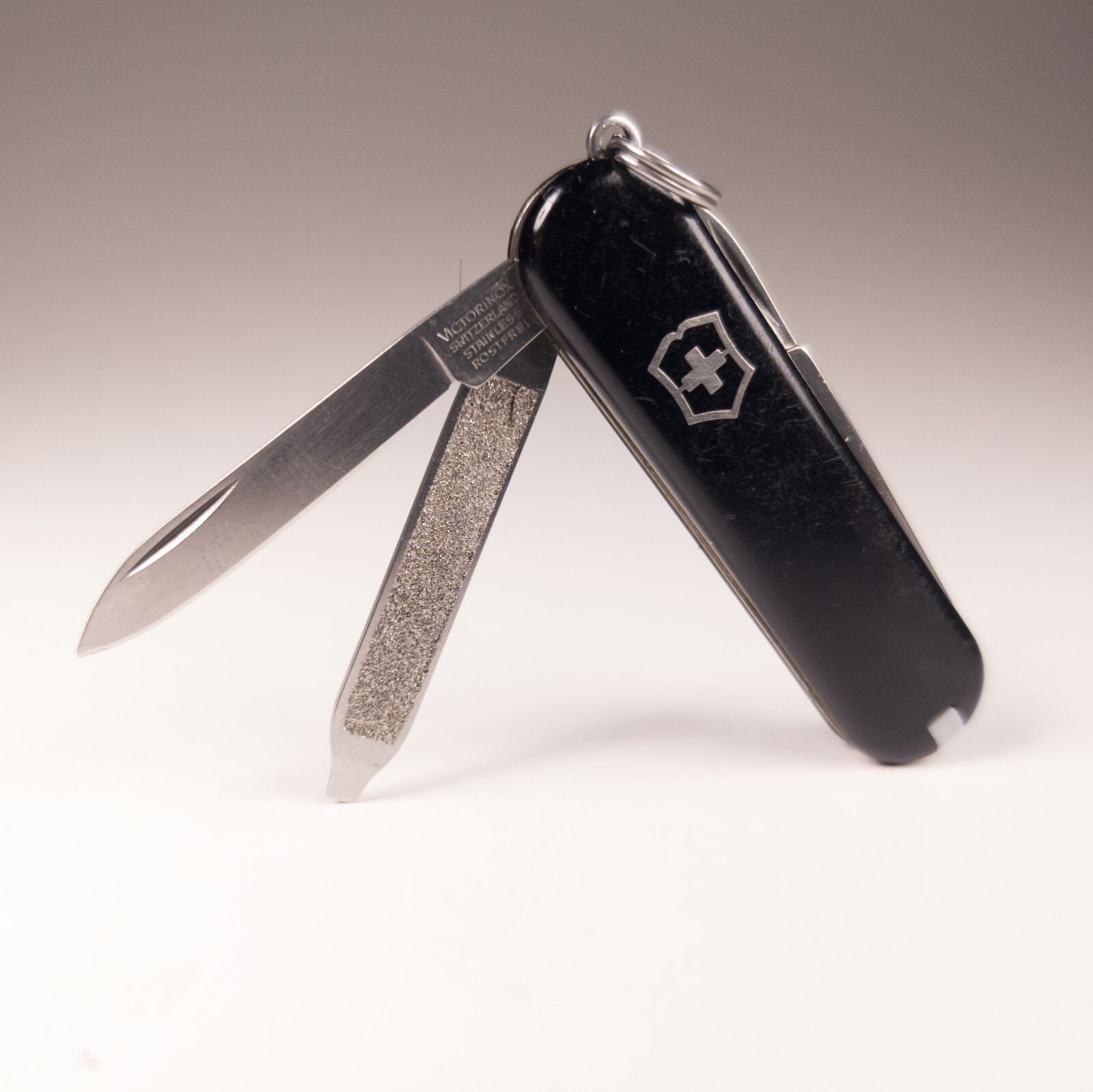 Victorinox Swiss Army 58mm Classic SD Pocket Knife – Black