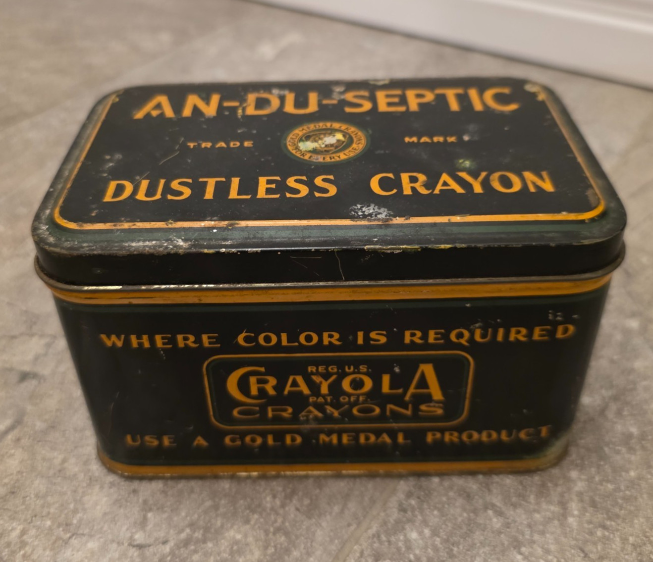 Vintage Crayola & Artista Tin An-Du-Septic Dustless Crayon Binney & Smith Co.