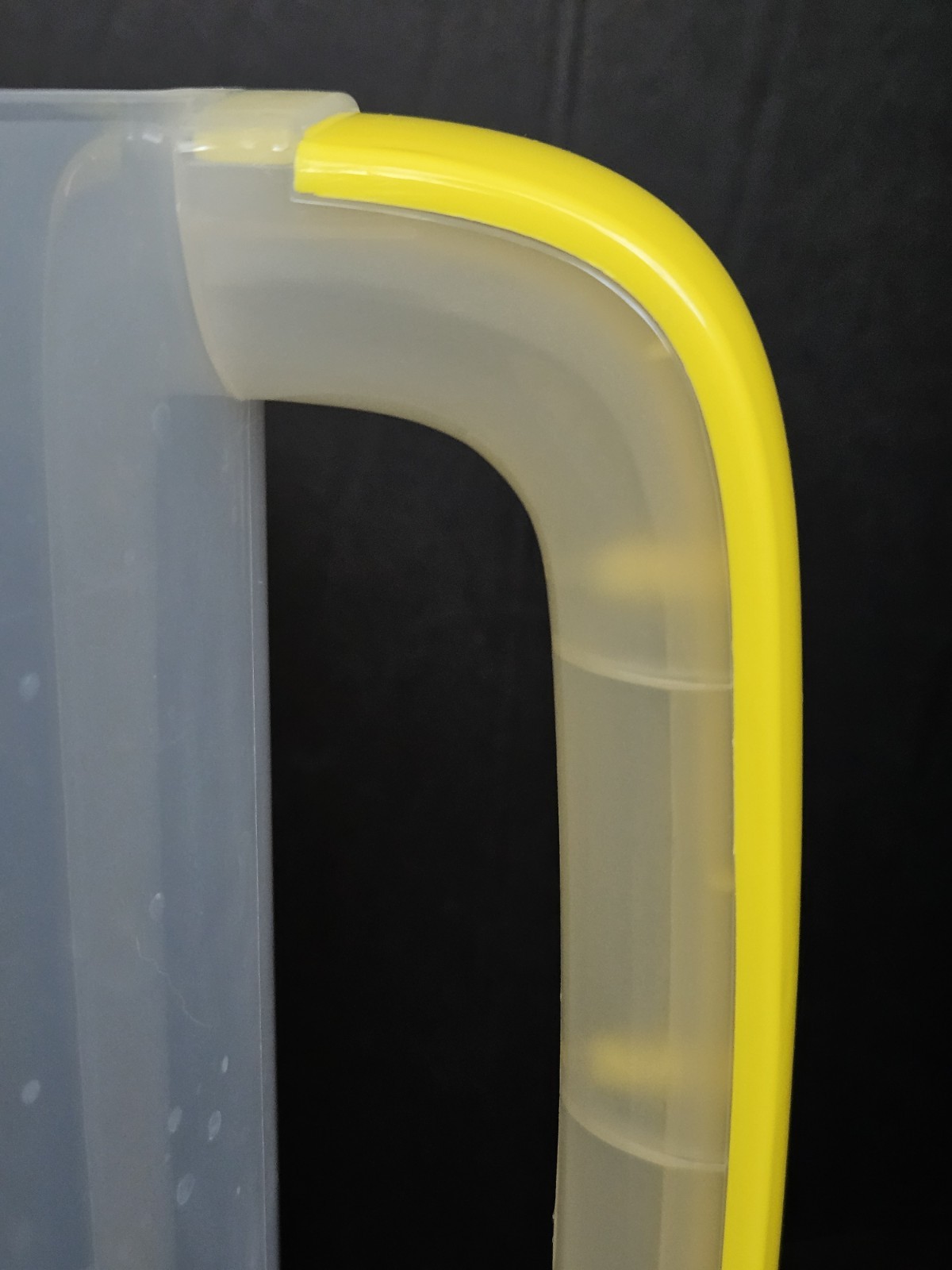 RAMFIYN 1 Gallon Pitcher w/ Lid Large Plastic Iced Tea Water Juice Jug (Yellow)