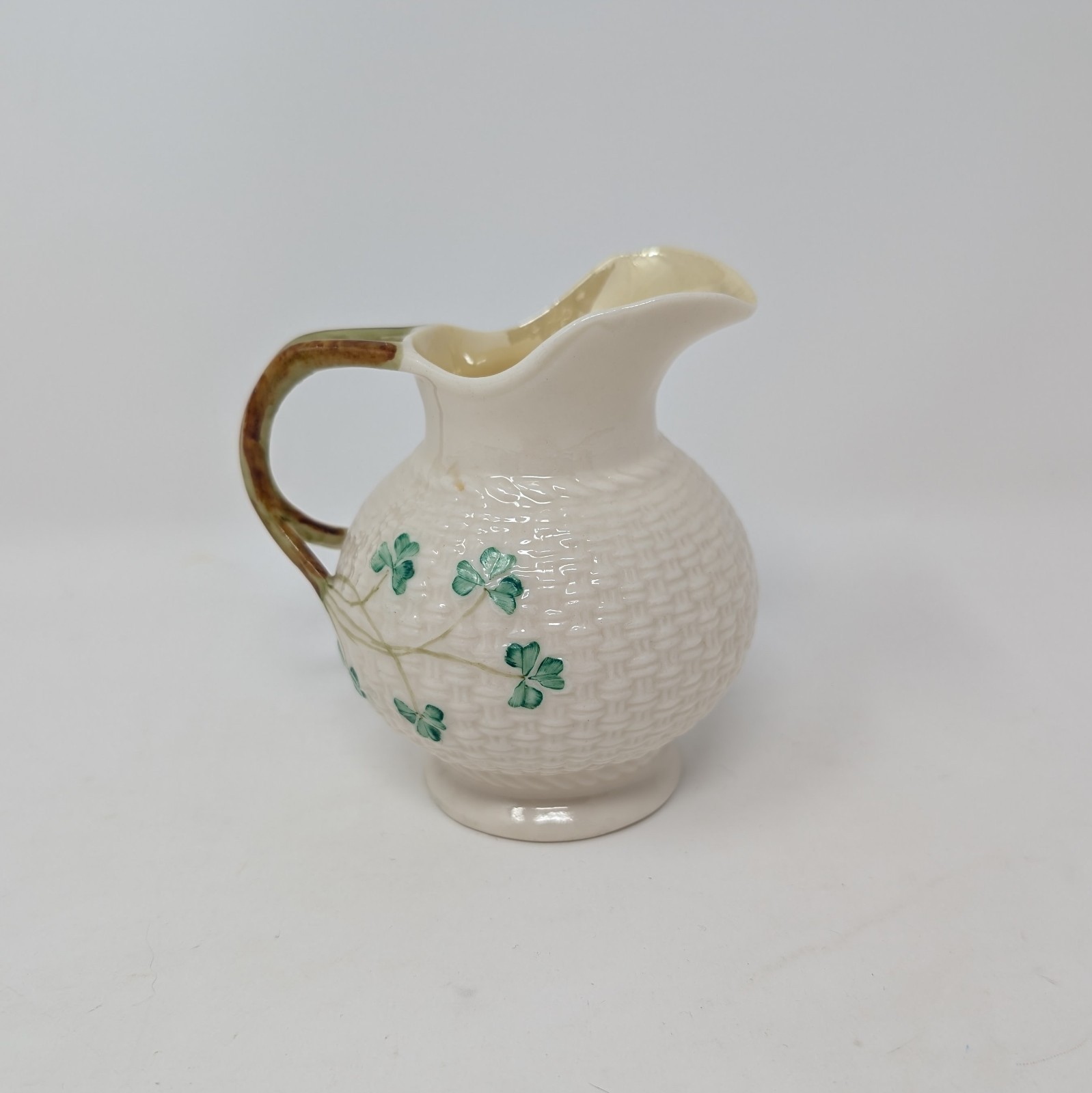 Vintage 1955-1965 Fifth Mark Belleek Ireland Shamrock Textured Creamer Cup Green