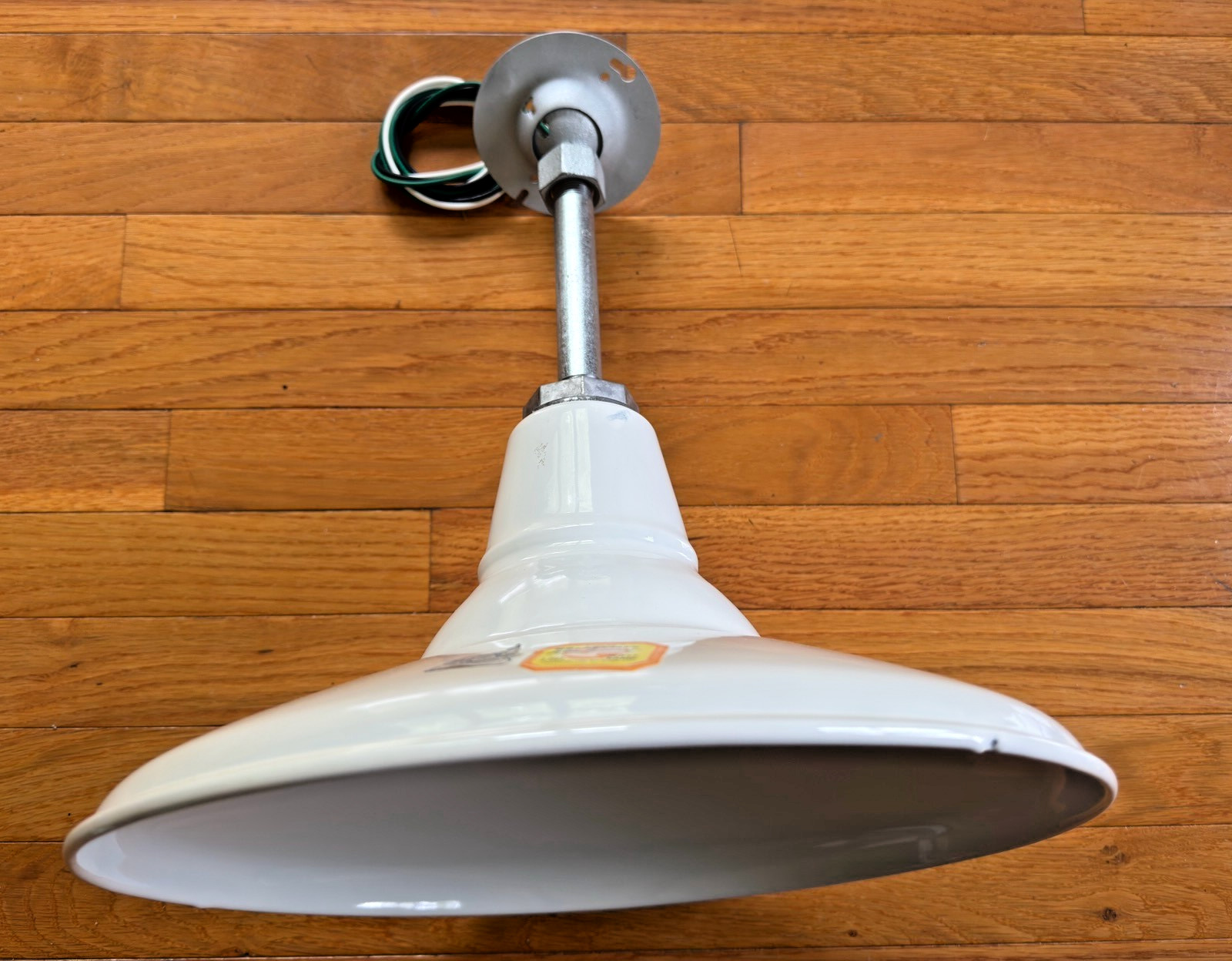 1950s Benjamin 14″ NOS Porcelain Industrial White Barn Light Vintage Gas Shallow