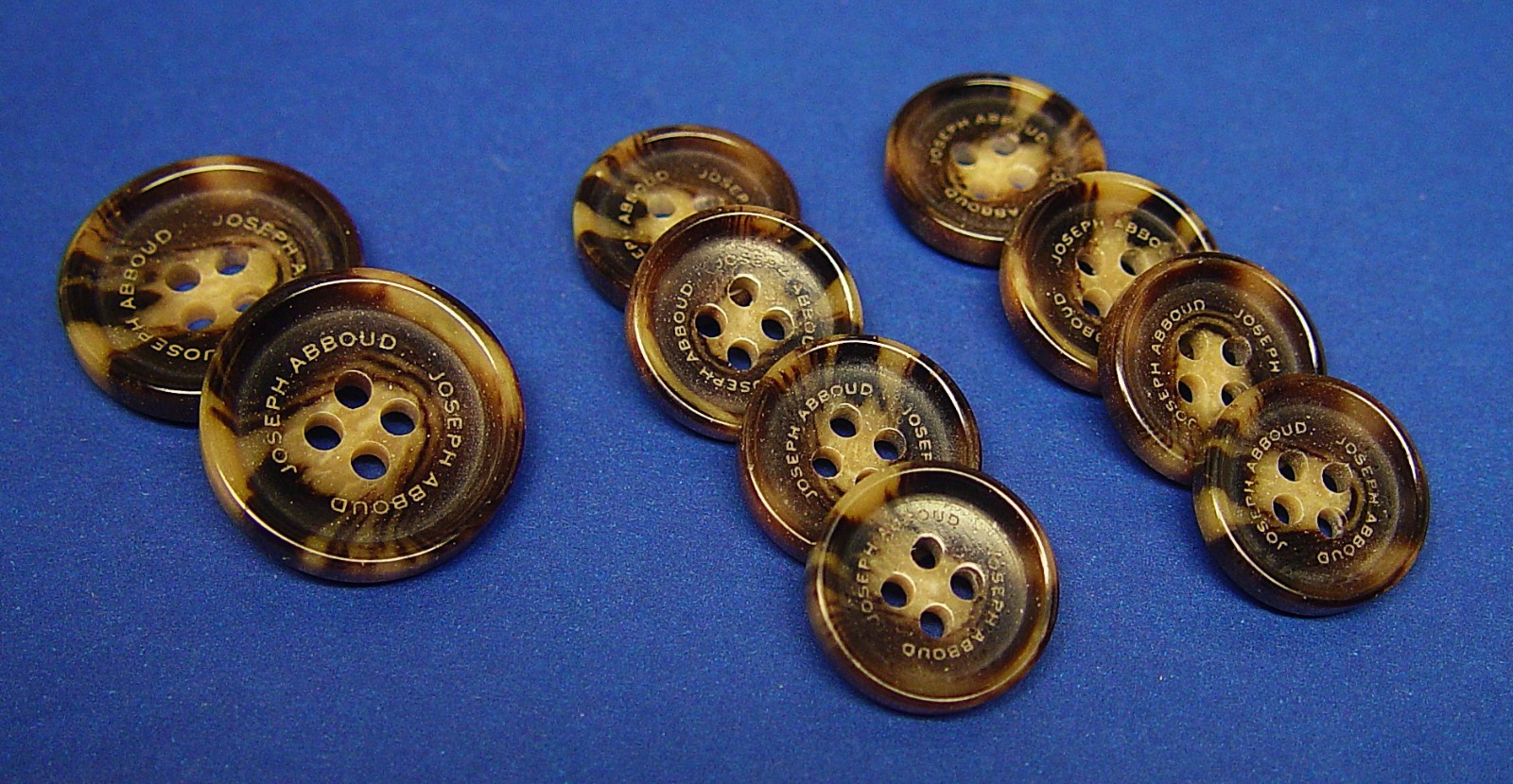 JOSEPH ABBOUD REPLACEMENT BUTTONS 10 BROWN HORN EFFECT BUTTONS USED GOOD COND