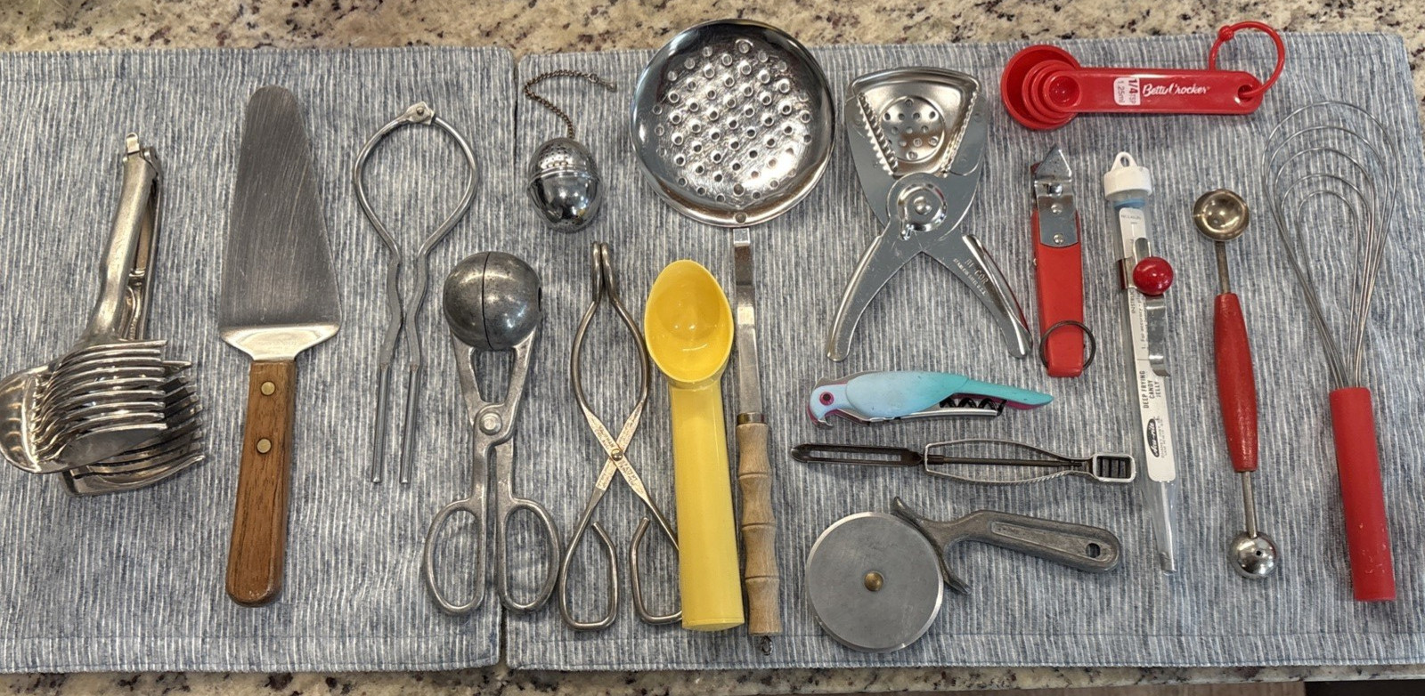 Vintage Lot Of 17 Kitchen Utensils Tools