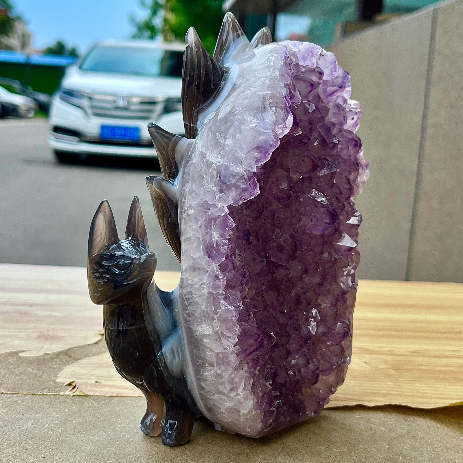 4.89LB Beautiful nine tailed fox, fluorite, amethyst cave, hand carved