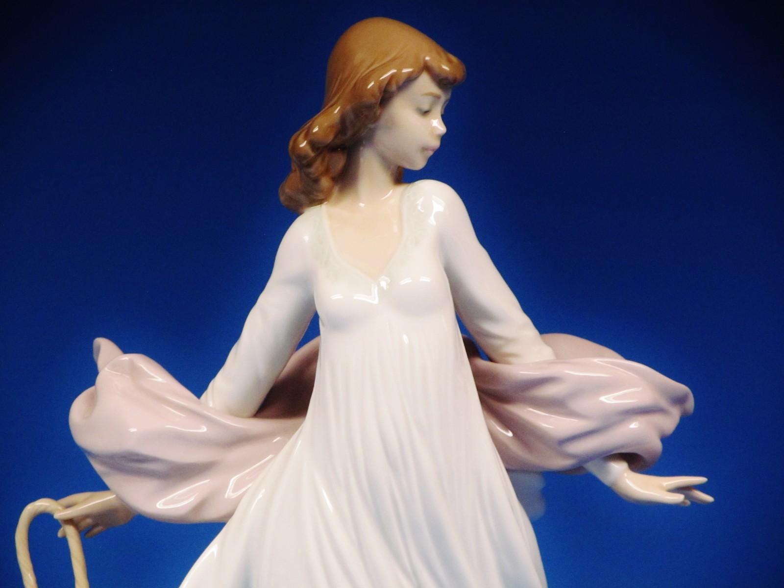 Lladro Figurine, Spring Splendor.(5898) 11 3/4″ Height