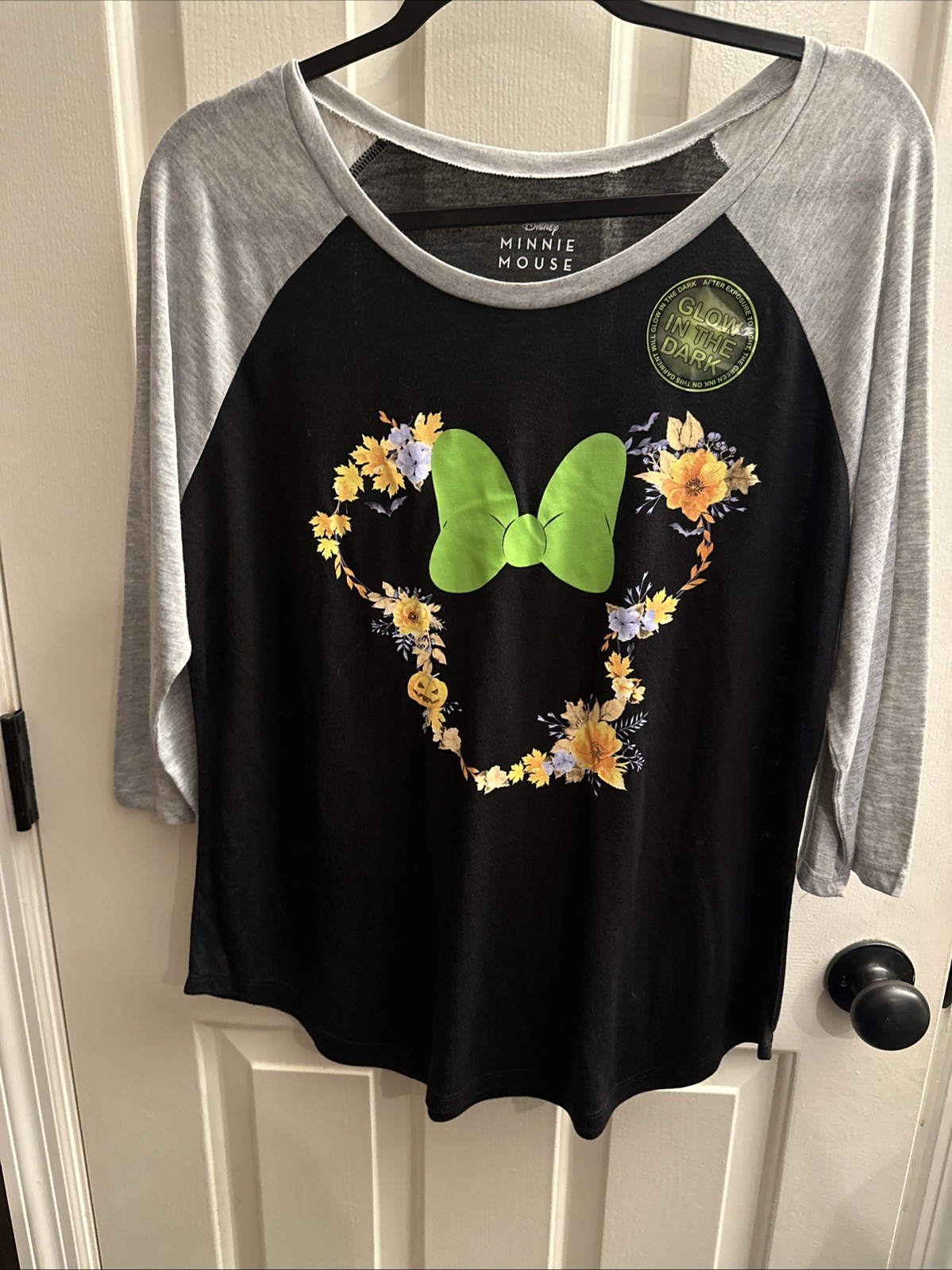 Disney Minnie Mouse Women’s Glow In The Dark Halloween Raglan Shirt NWT Sz XXL