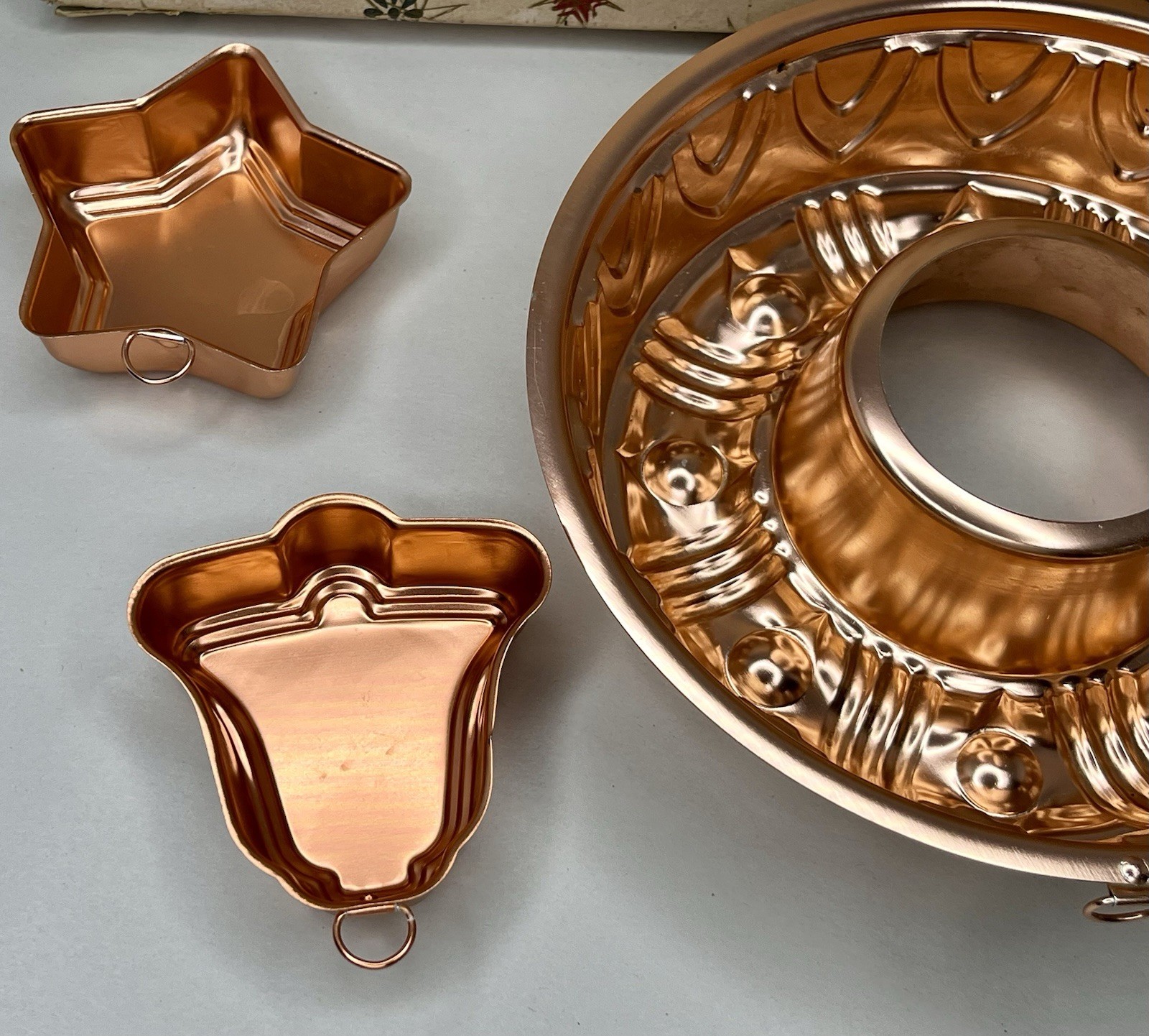 Vintage Mirro Finest Copper Tone Mold Set Of 5 Christmas Wall Plaques USA Made