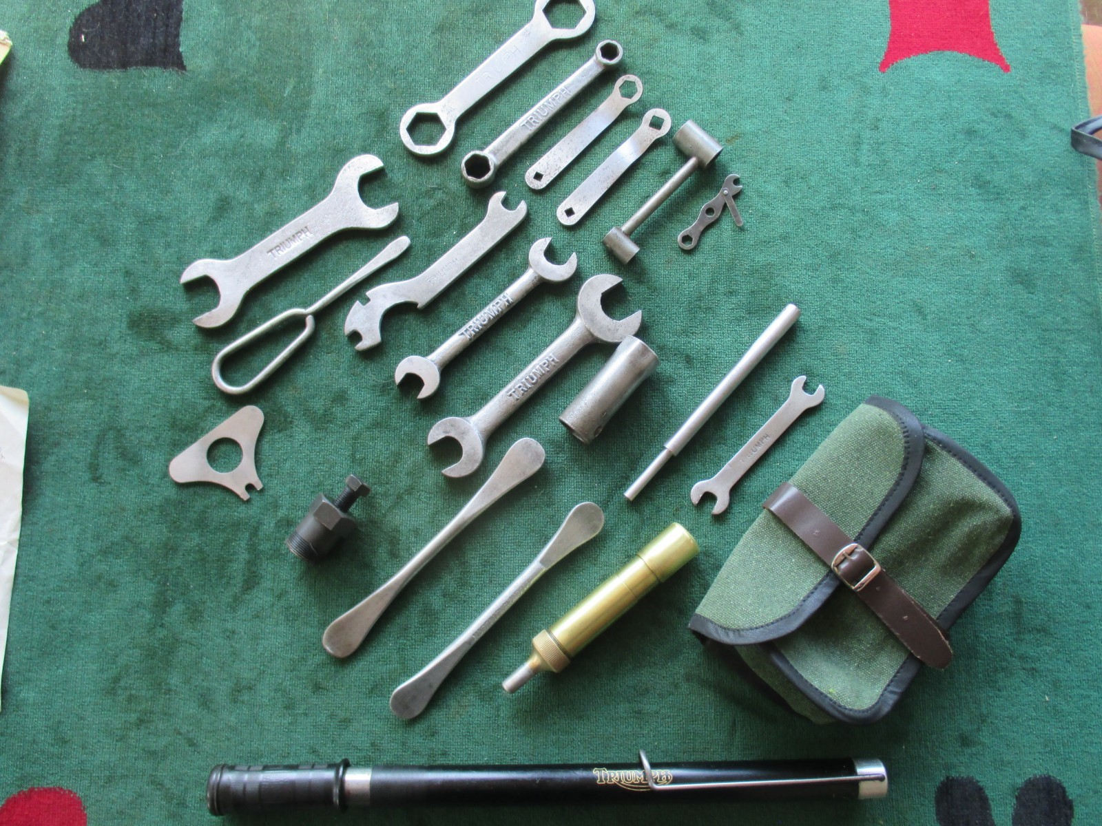RARE TRIUMPH 6T THUNDERBIRD 3T DE LUXE T100 SPEED TWIN 1950-1955 TOOLKIT