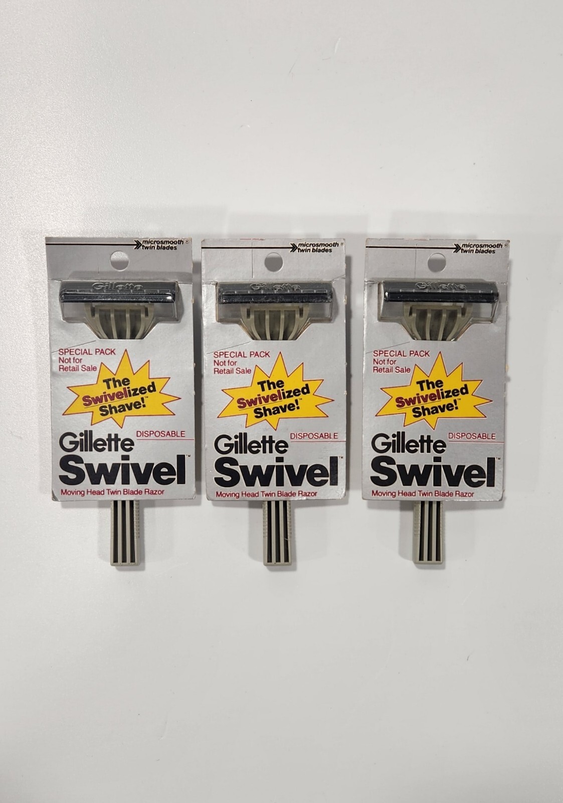 Vintage Gillette Swivel Disposable Razor 1980 Microsmooth Twin Blades Swivelize