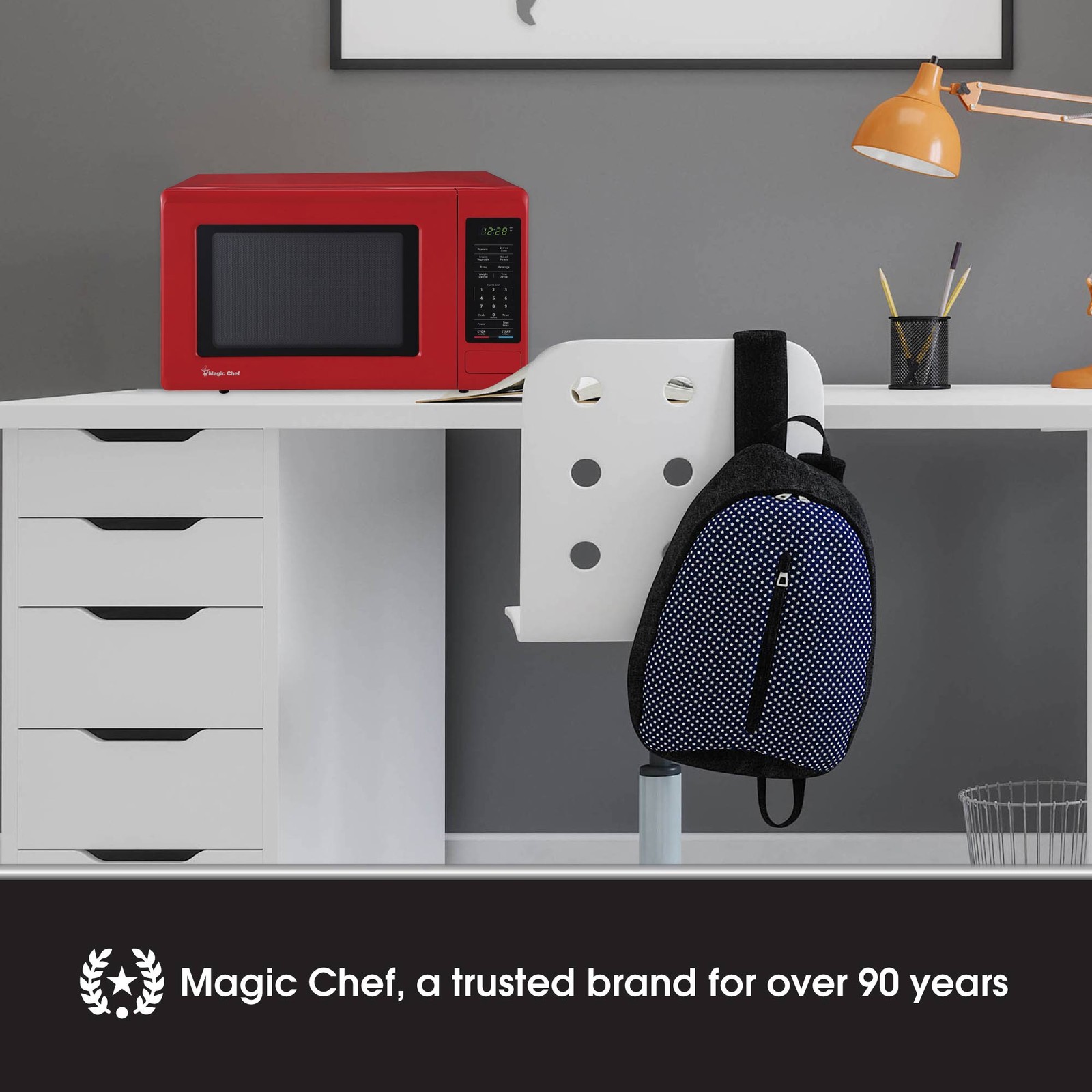 Magic Chef 0.9 Cubic Feet 900W Small Stainless Countertop Microwave Oven, Red