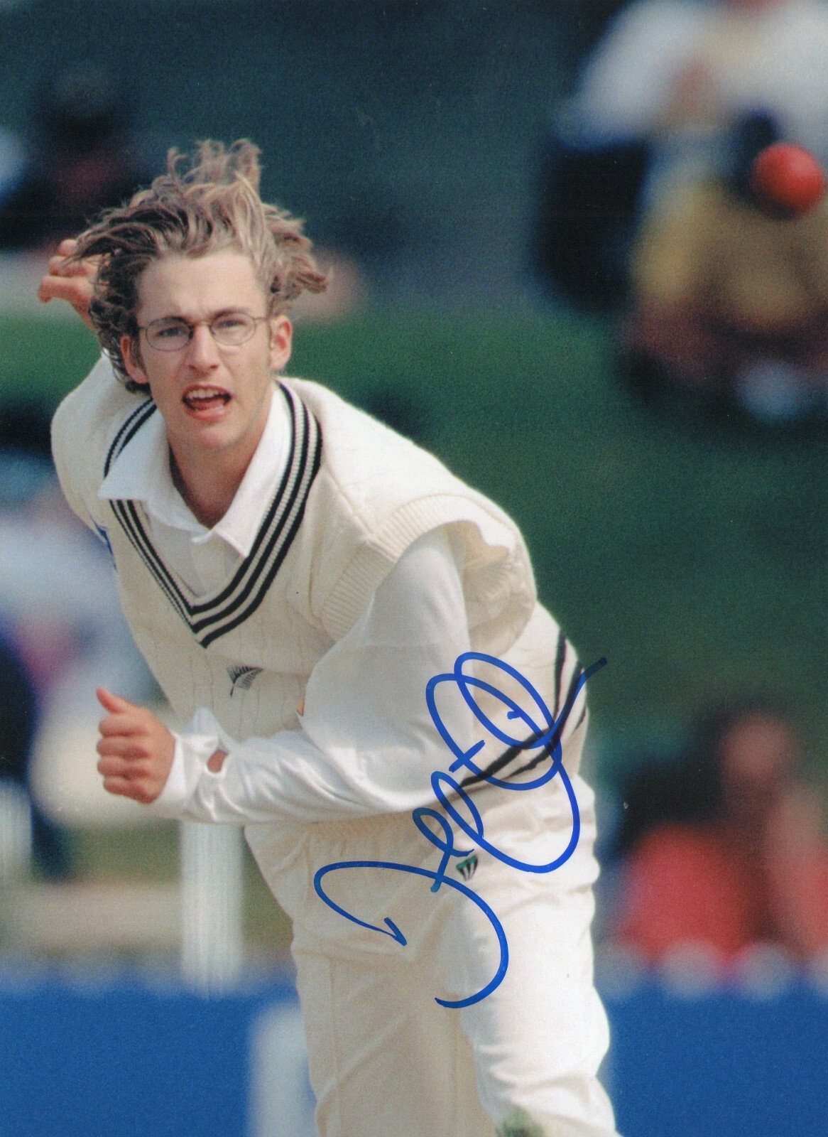 5×7 Inches Original Autographed Photo of New Zealand Cricketer Daniel Vettori