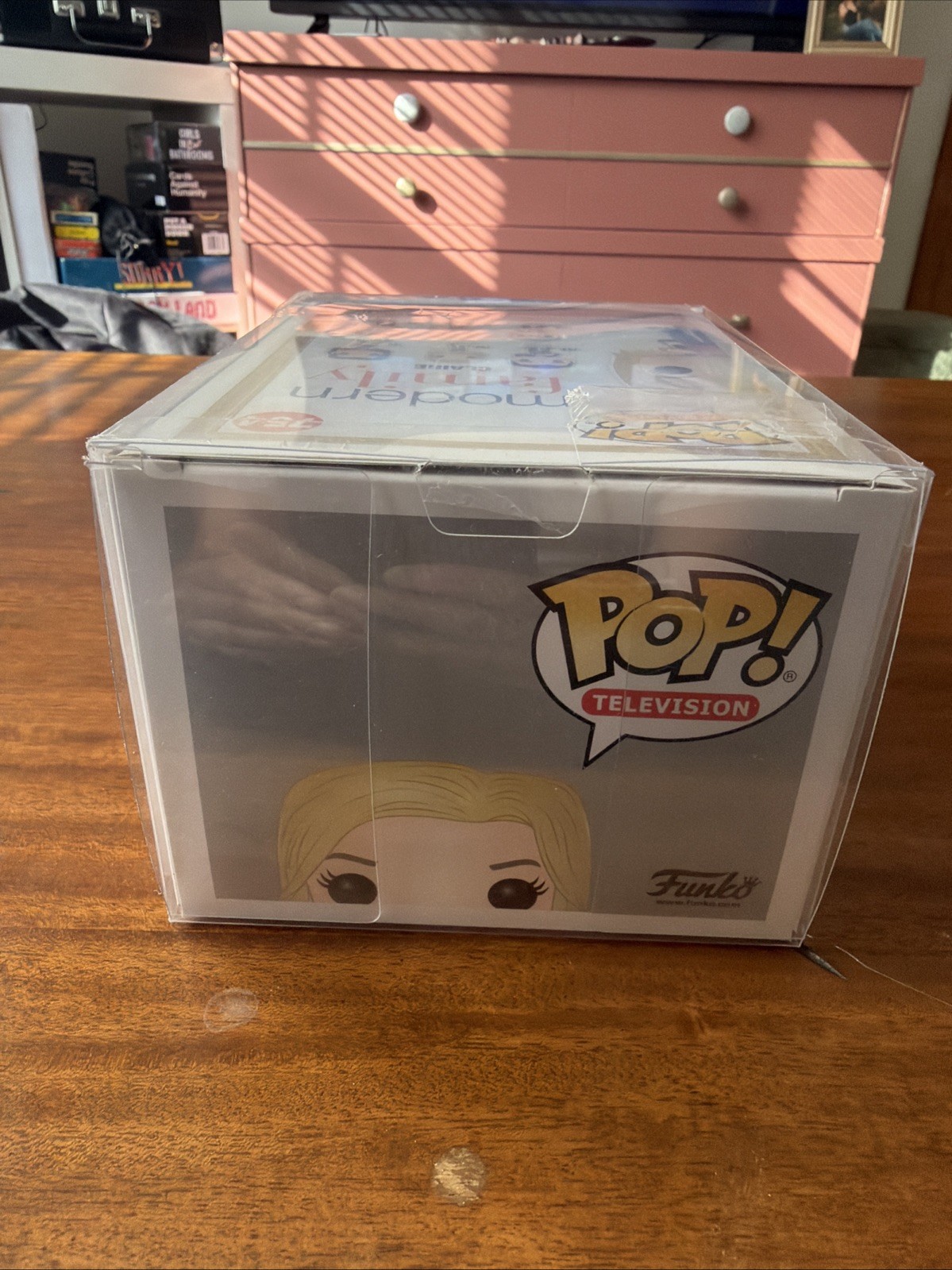Funko Pop! Vinyl Claire Dunphy #754 Modern Family Figure with Protector