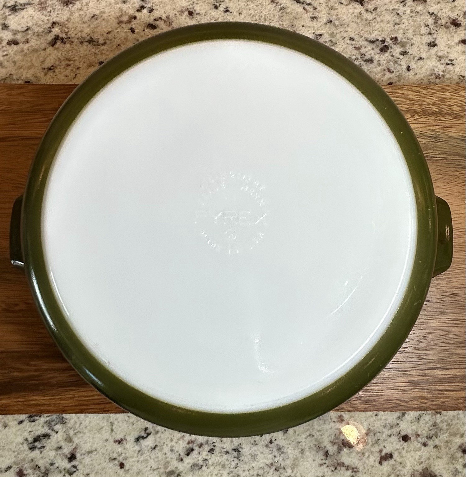 Vintage 1961 PYREX Zodiac 475-B Avocado Green Casserole Dish With Lid 2.5Qt