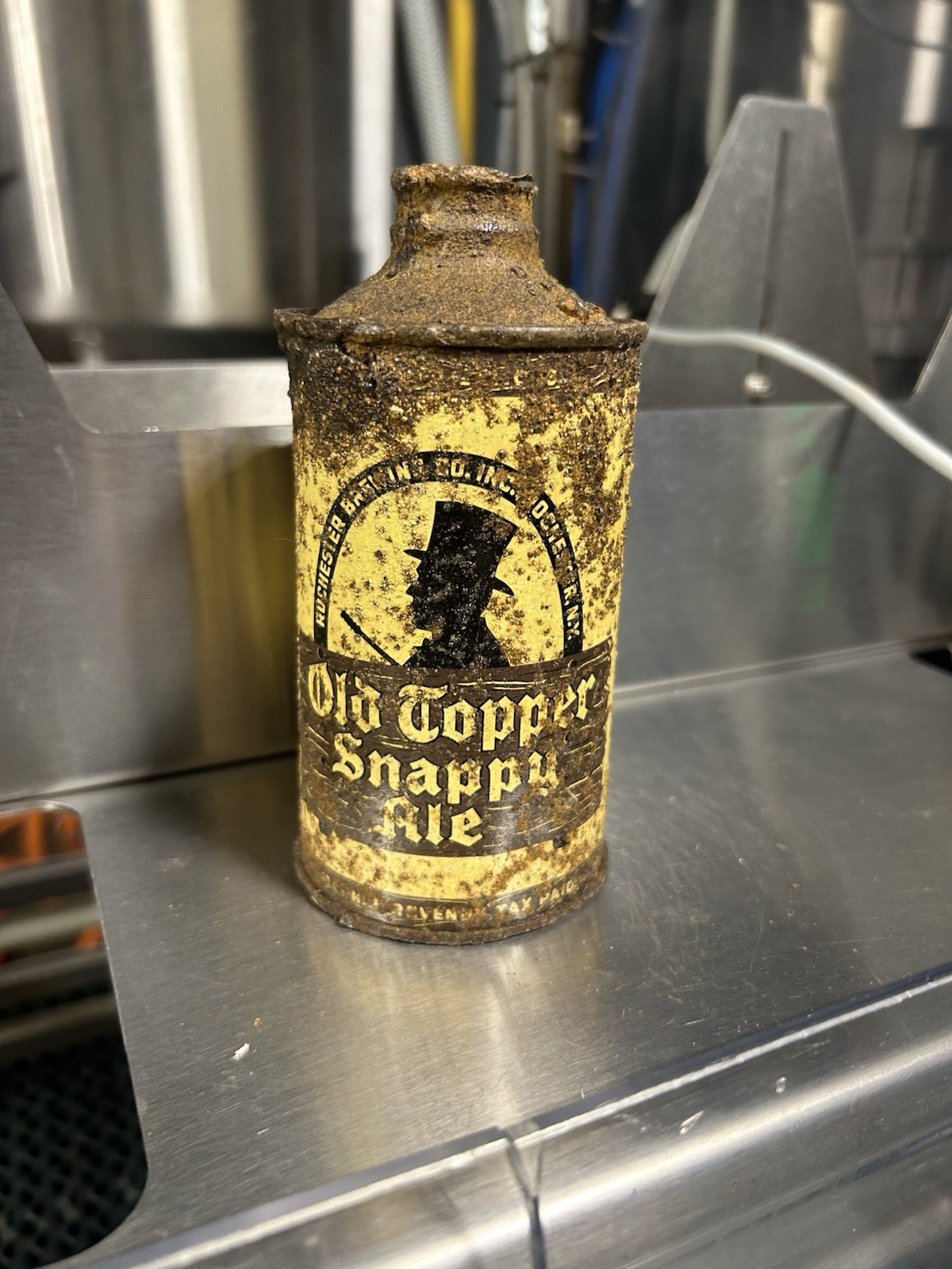 Old Topper Snappy Ale Cone top beer can J Spout Rochester Brwg Co Empty NY