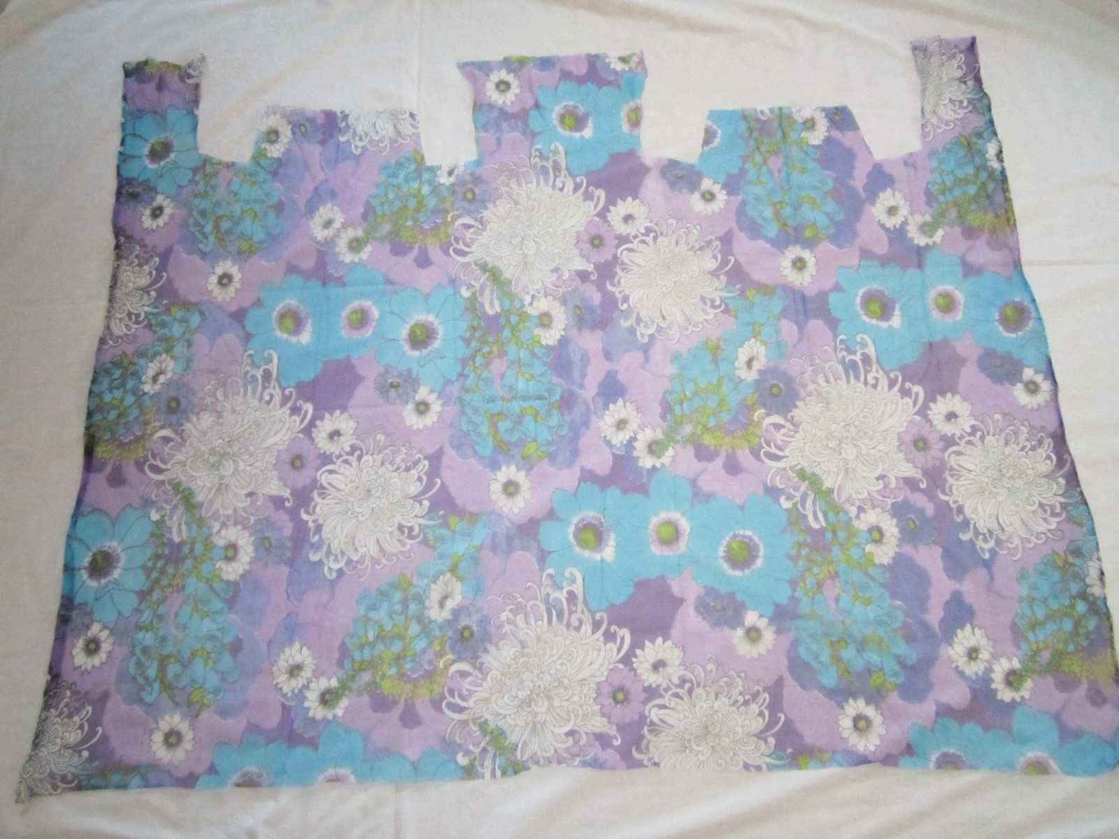 Nylon Sheer fabric lingerie blue lavender Floral Flowers 33″X52″ crafts