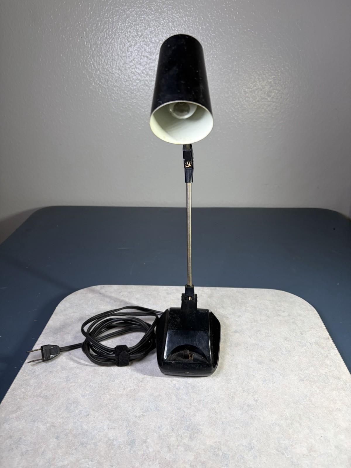Vintage Adjustable / Wall Mountable Desk Lamp Equality Hong Kong Blub # 93