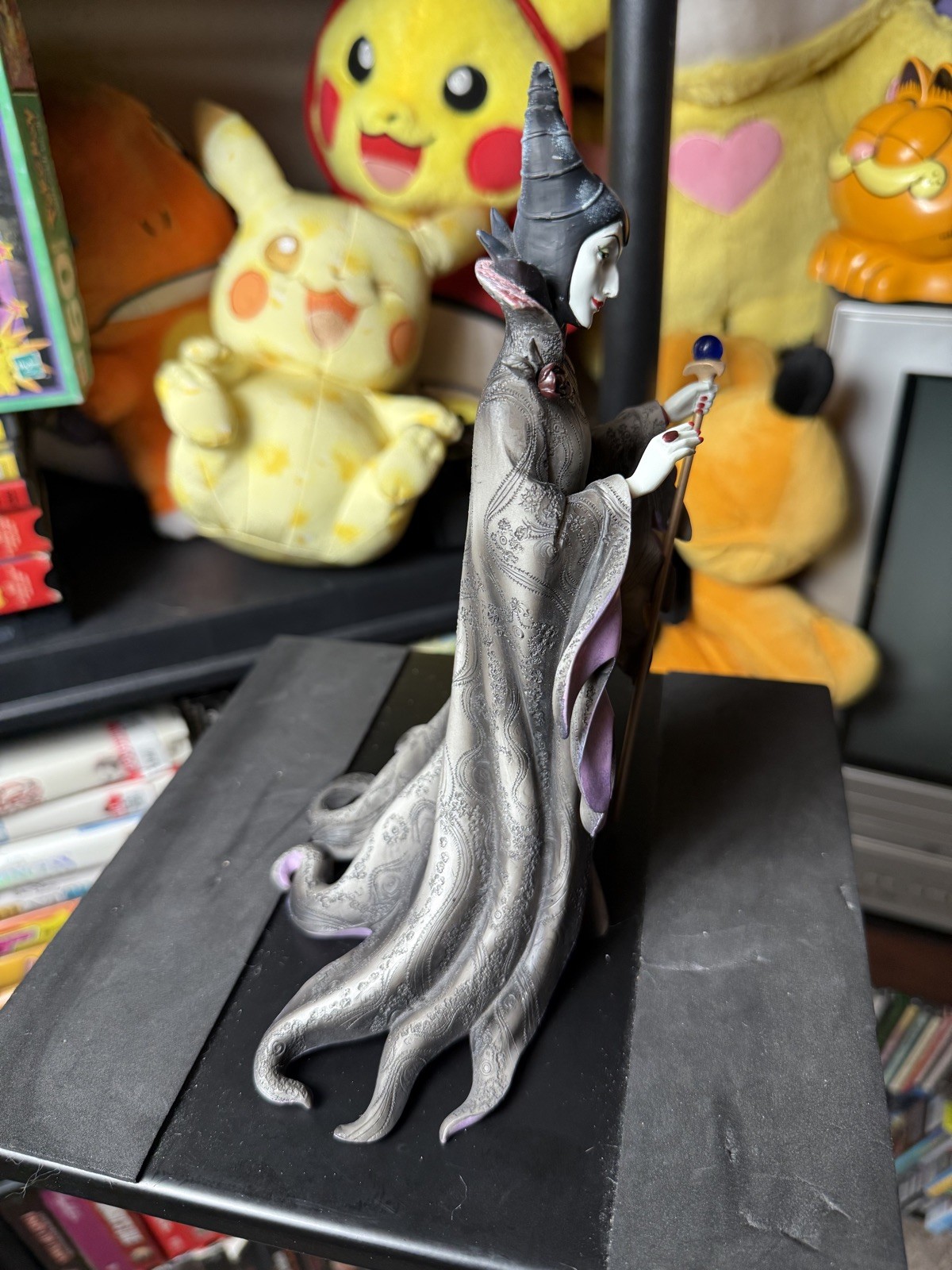 Disney Showcase Couture de Force Maleficent Enesco Figurine 4031540