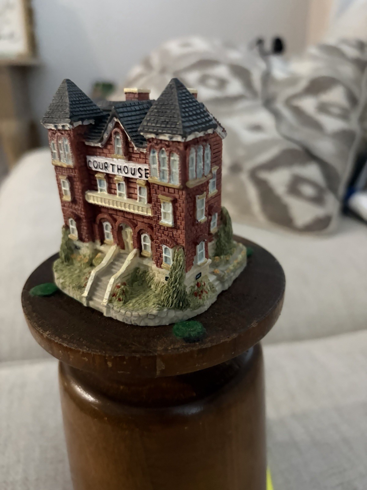 Liberty Falls Courthouse 1993 Miniature Village AH39