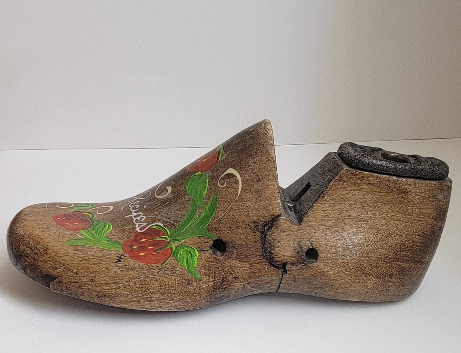 Vtg Cobbler Wooden Shoe Mold Form Child Size Recipe Holder Handpainted Strawberr