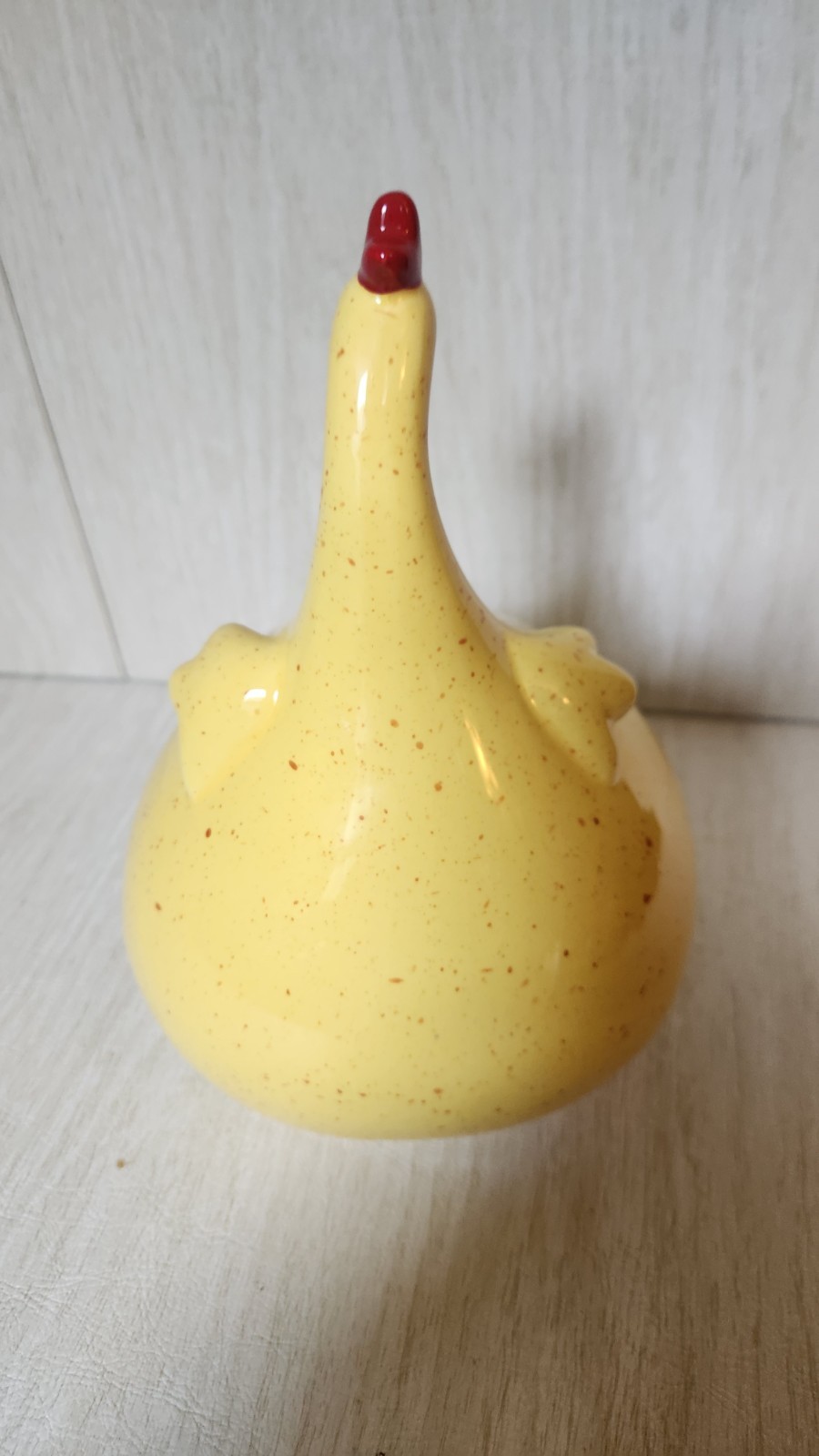 VINTAGE CERAMIC HEN FIGURINE FROM THE ” LES POULES” COLLECTION