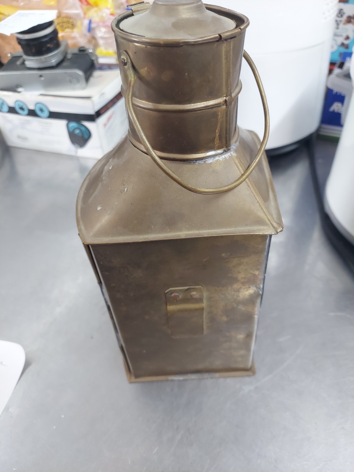 ANTIQUE BRASS HAND HELD LANTERN I don’t know much about this item