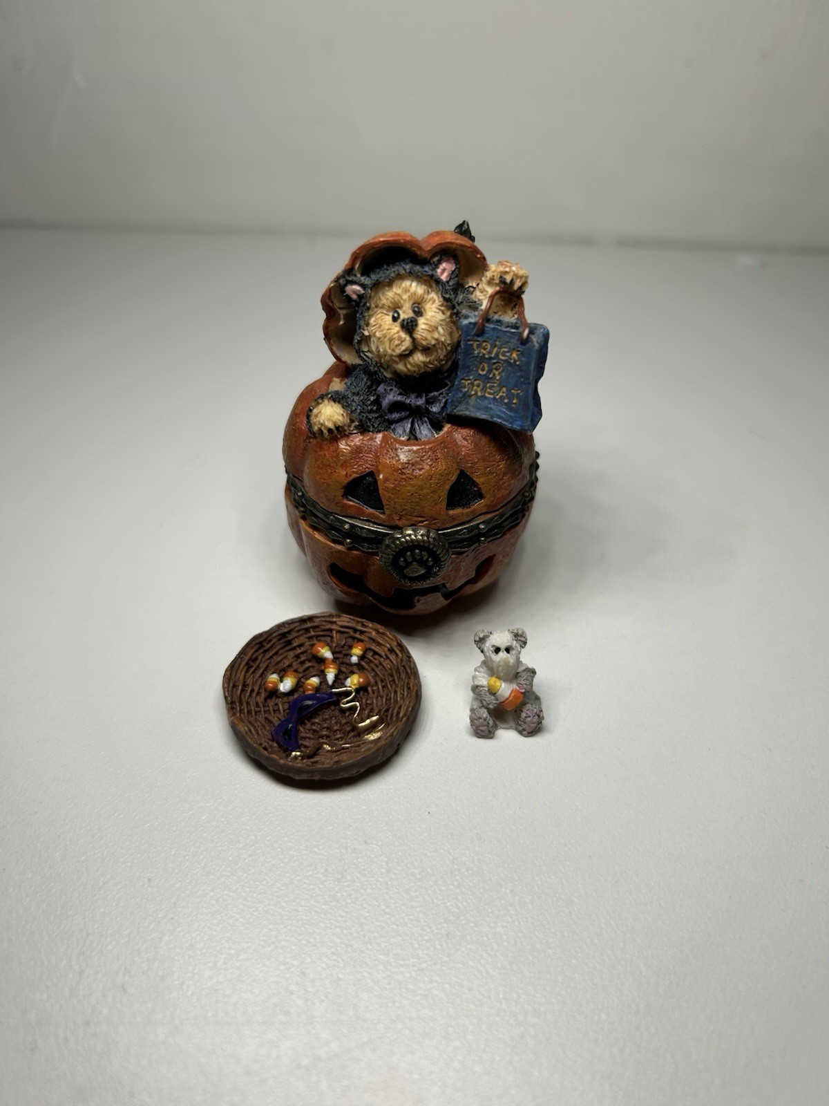 Boyds Bears Treasure Box “Whisker’s Jack-O-Lantern w/Boo McNibble”