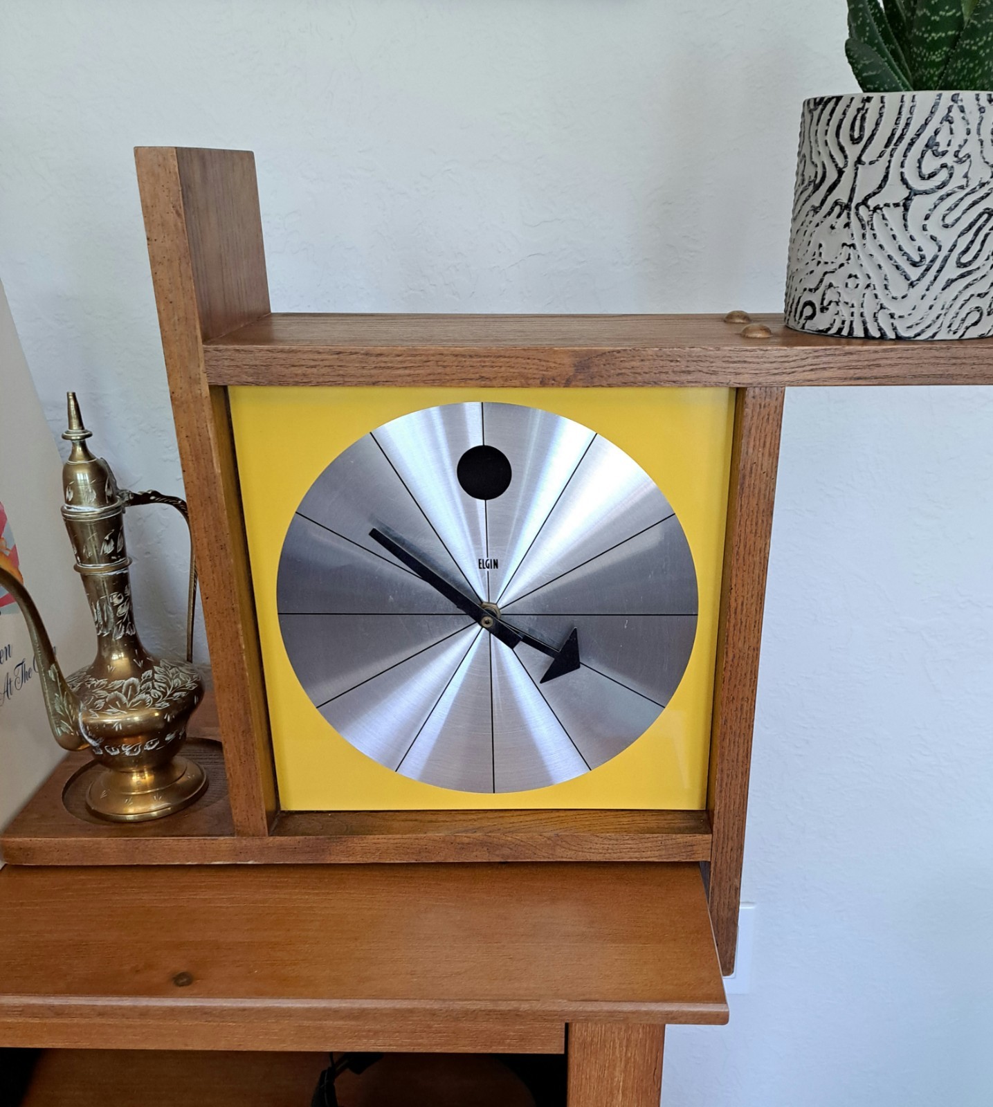VTG Elgin MCM “Windmill” Desk/Wall Clock, 1960s/70s Collectible Home Decor