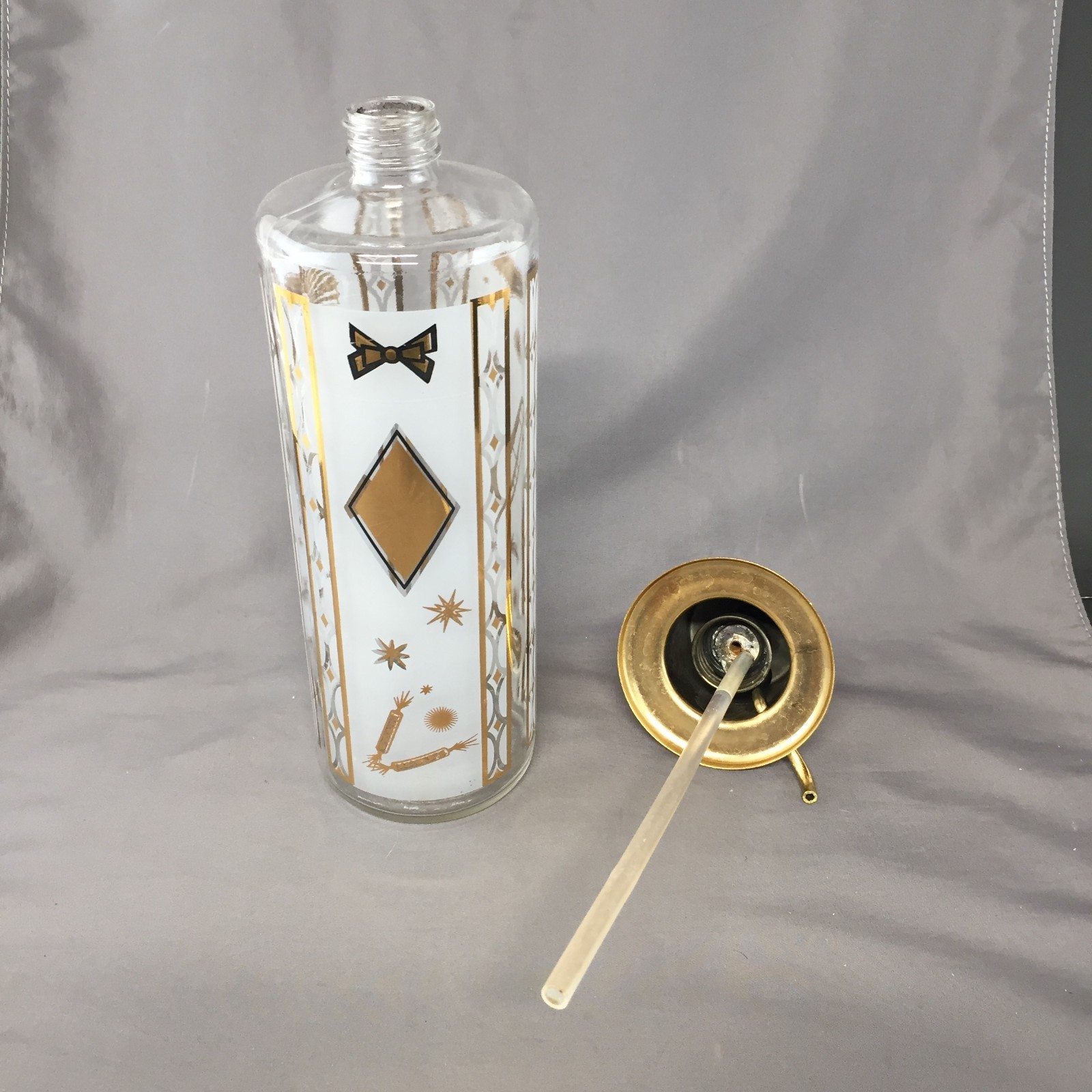 RARE Vintage Glenshaw Winking Man Glass Bar Set – SEE PICTURES/DESCRIPTION!