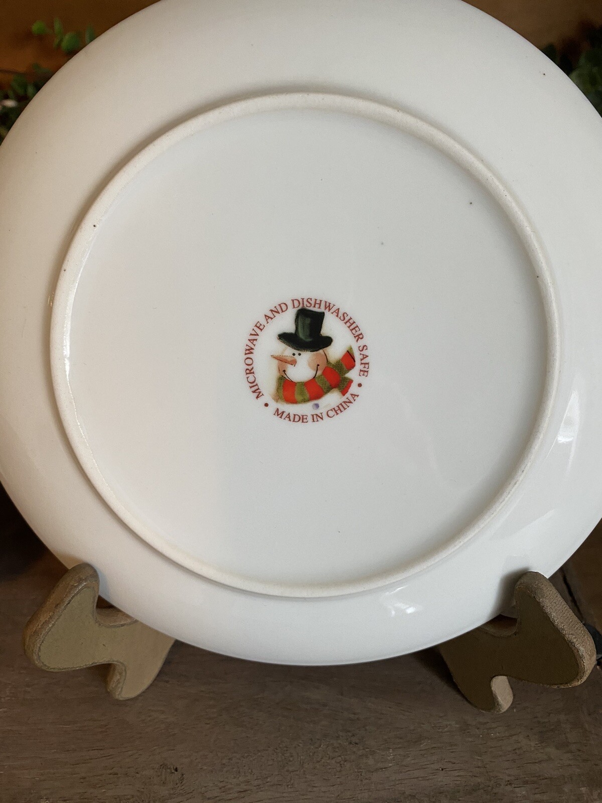 Set of 4 Snowman Christmas Winter Dessert Salad Appetizer Plates 7.5″ New in Box