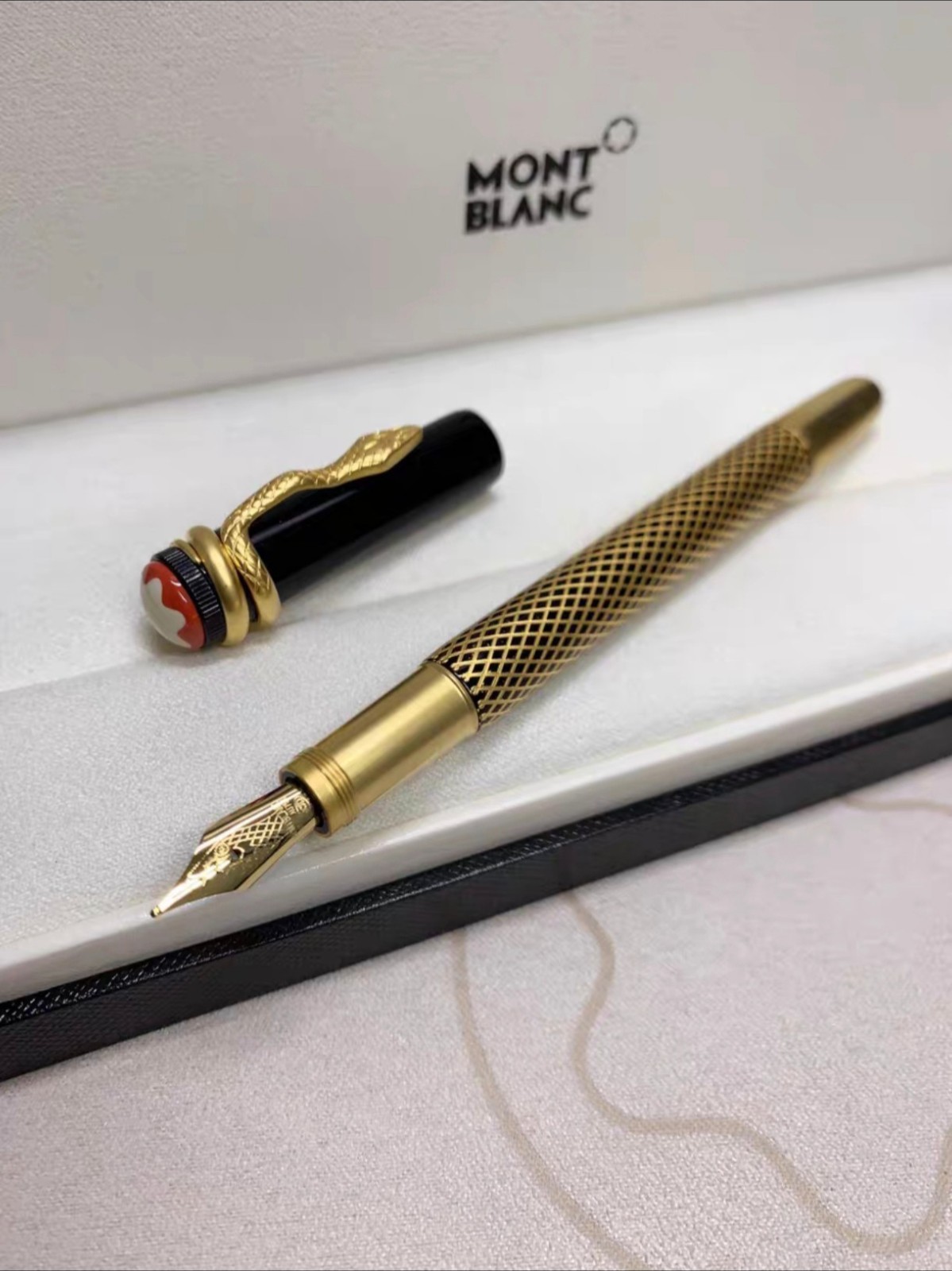 Mont.blanc Heritage Collection Rouge Et Noir Special Edition Fountain Pen w Box