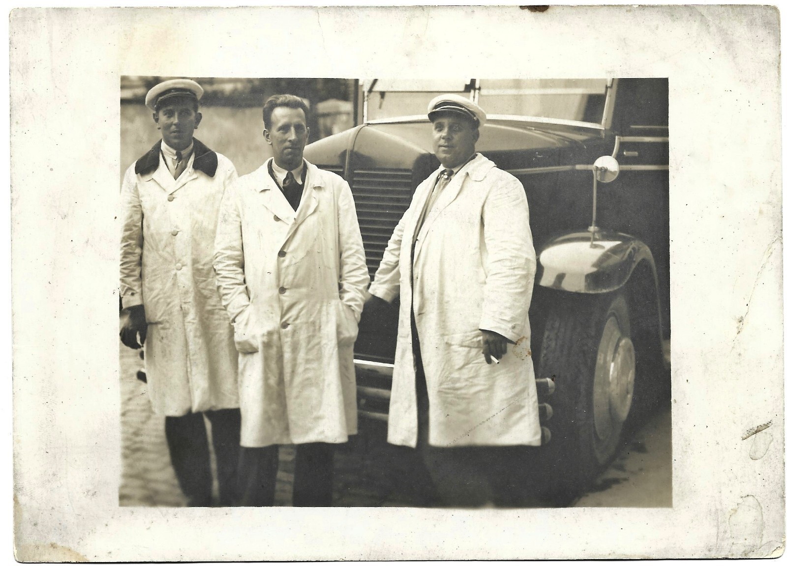 Vintage Occupational Photo of 1930s American Milkman Men Milk Delivery Truck