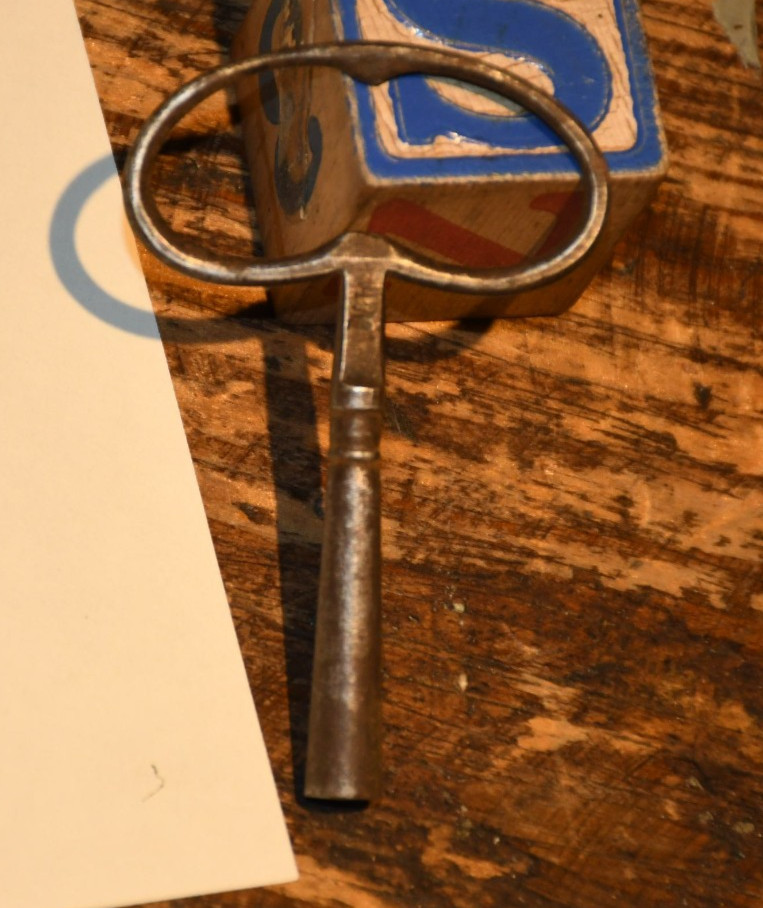 Vintage Iron French clock Key Size 9 #k31 4.5mm