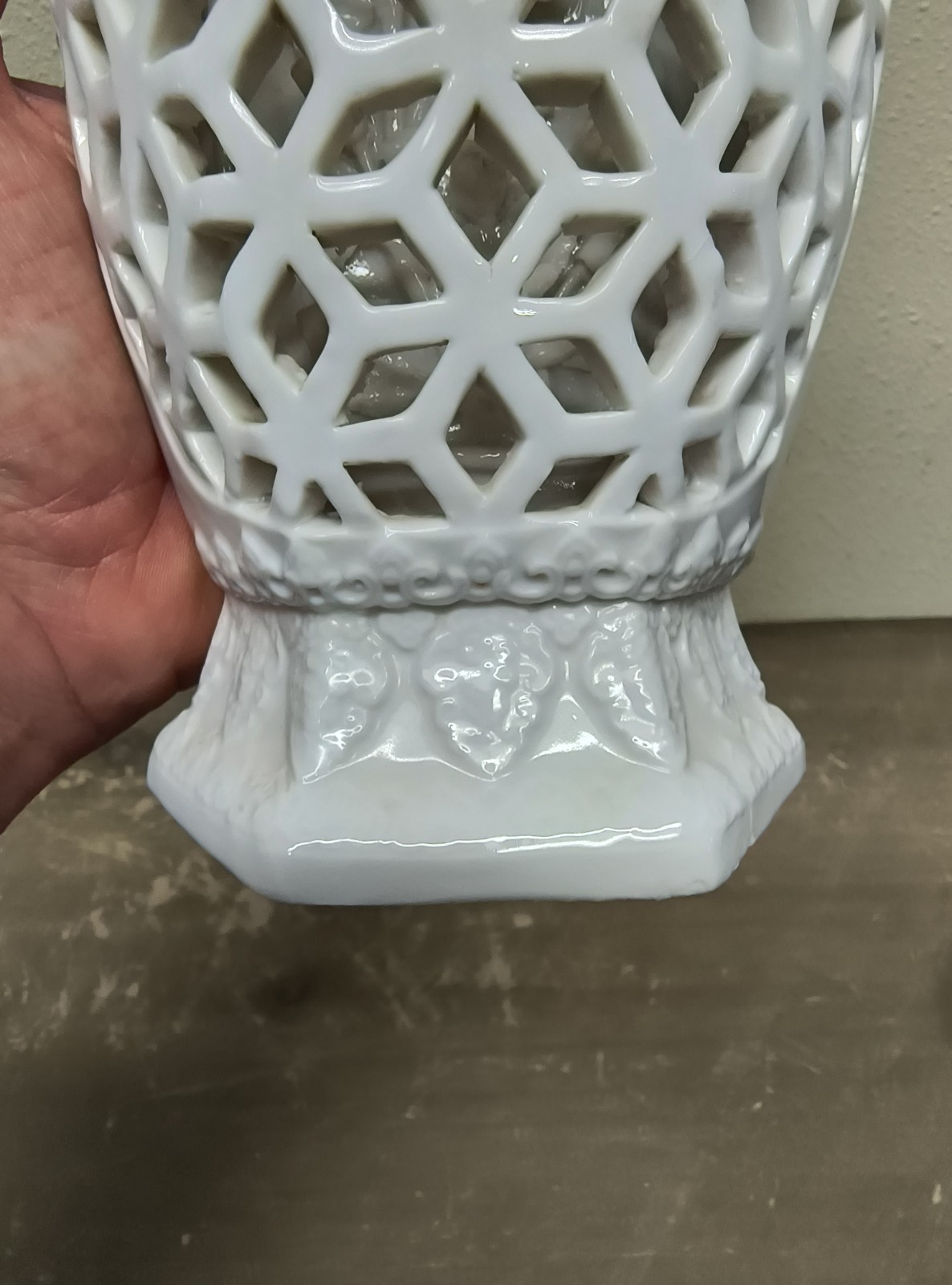 Chinese Blanc-de-chine Hexagonal Porcelain Vase Qing Dynasty 10″x5″