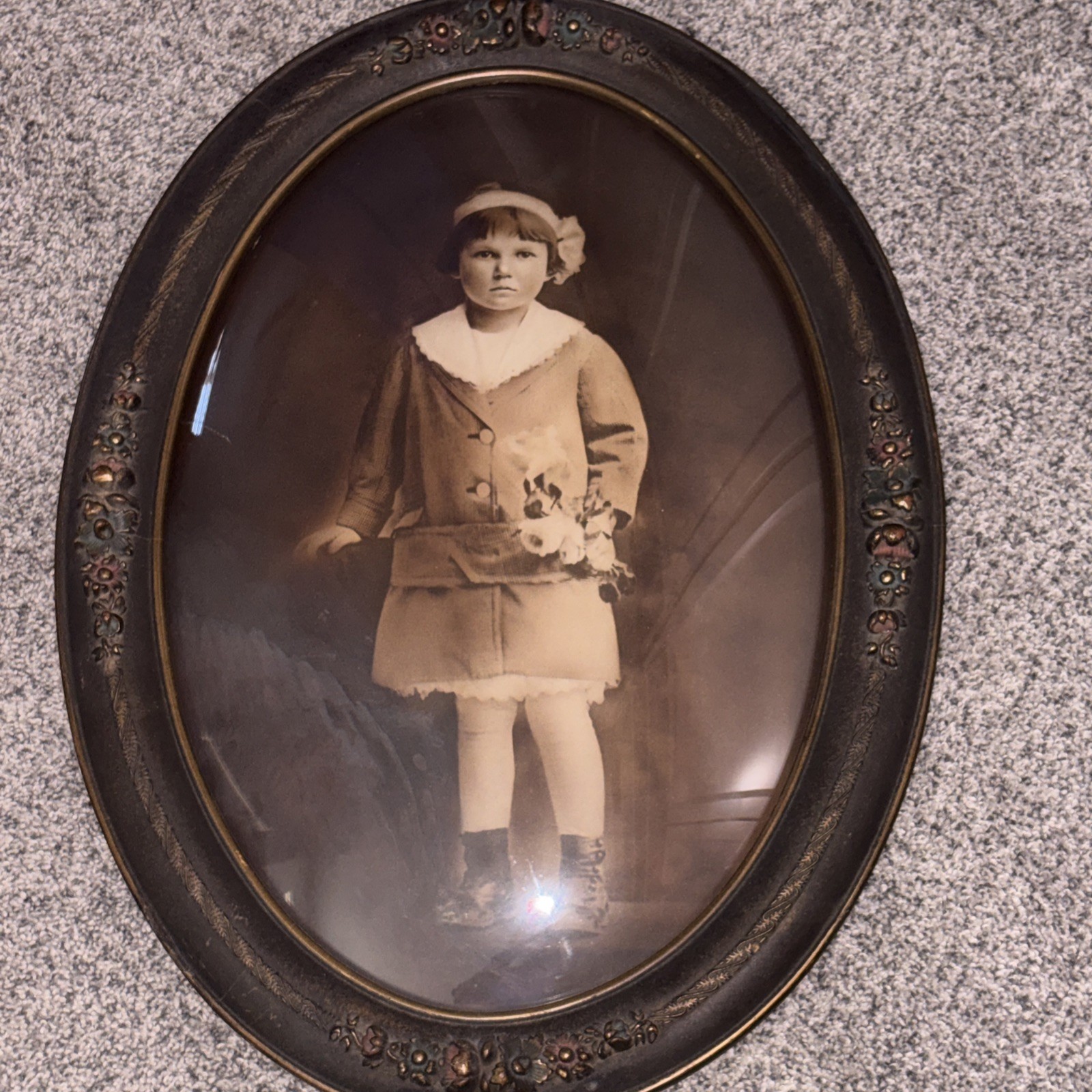 Antique Oval Convex Bubble Glass Picture Frame Vintage Photo 17×23