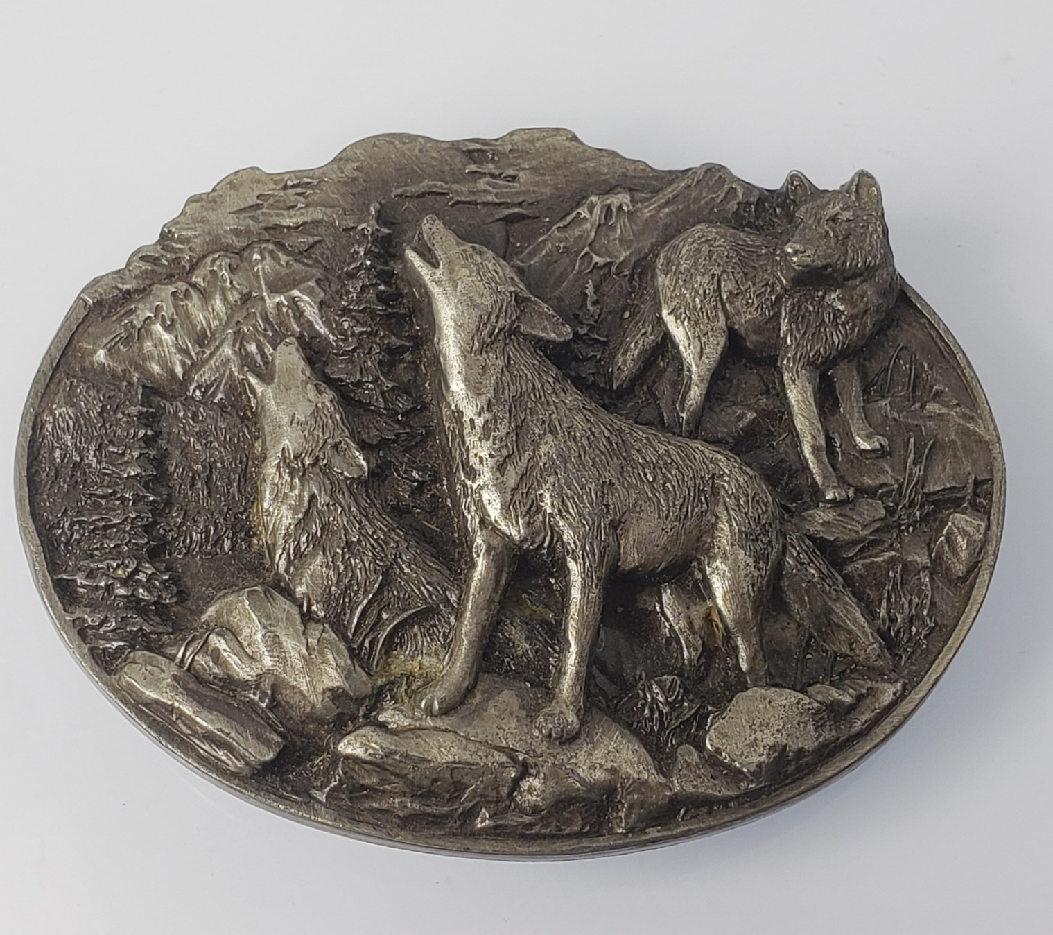 American Timber Wolf Buckle 1981 Siskiyou Vintage Buckle Brass NEW 3.0 x 2.50 in