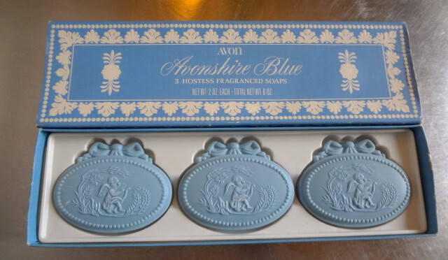 Vintage Avon Avonshire Blue Fragranced 3 2oz Soap Set Fancy Hostess Gift Set