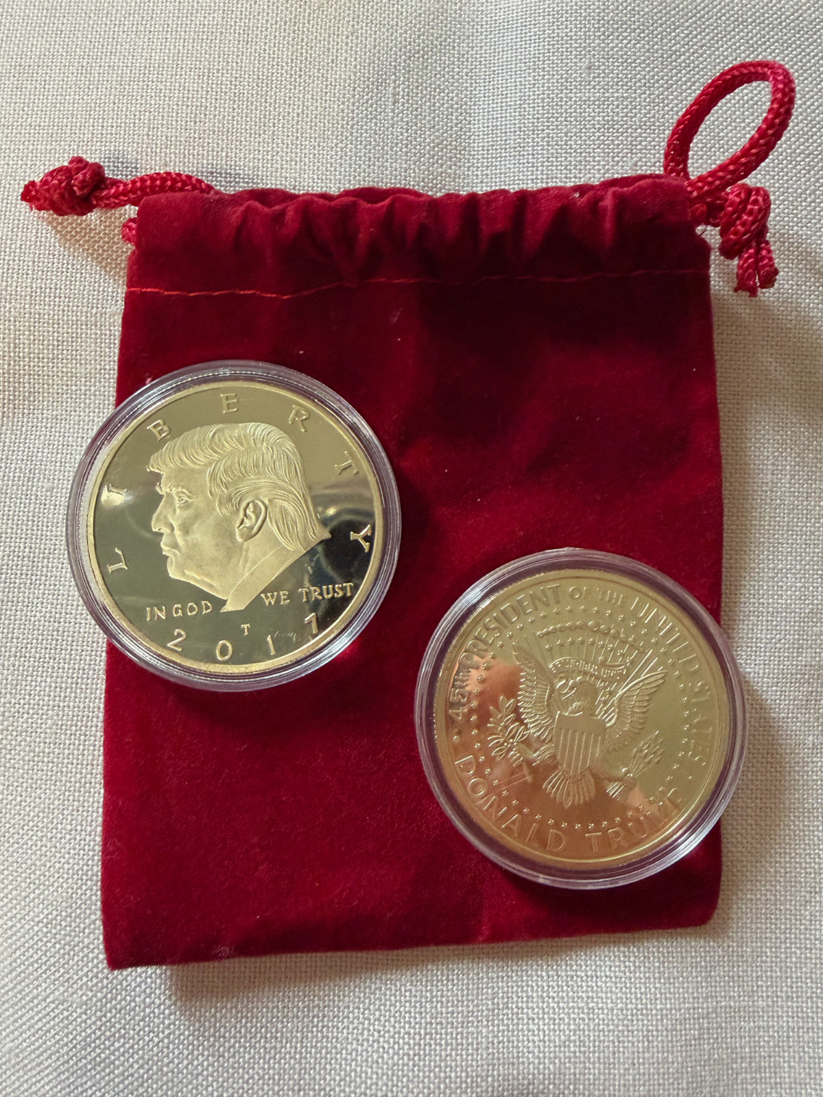 Donald Trump 2017 Coin Gold Collectable 45th President Includes Case