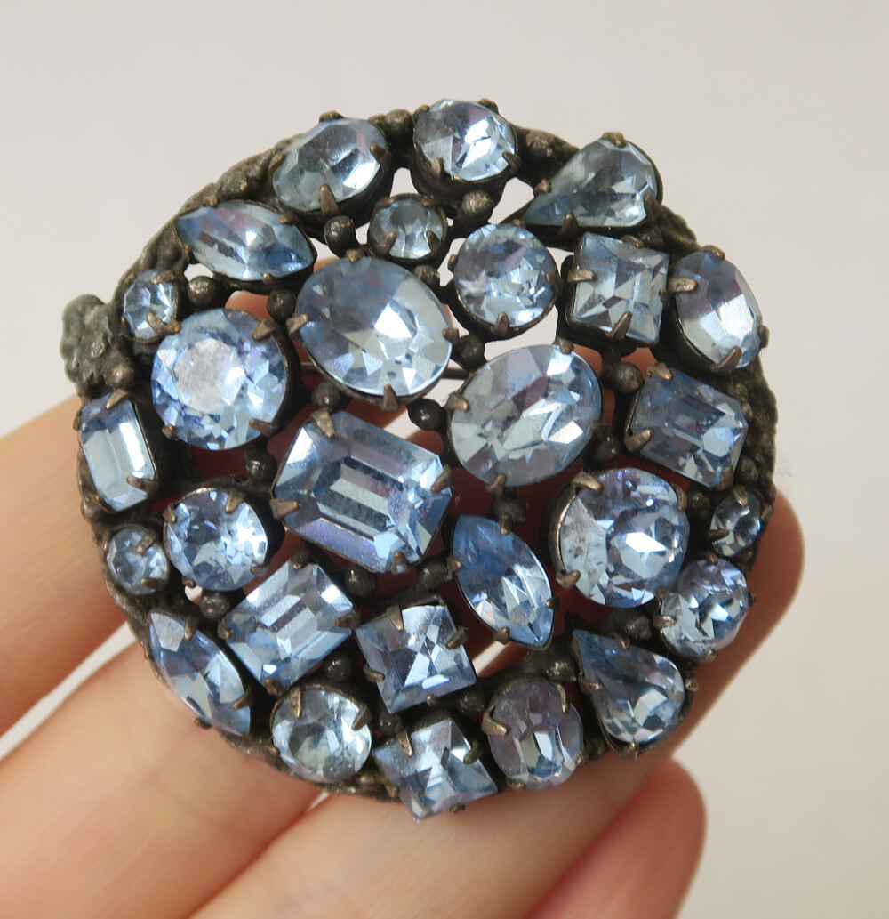 Vintage KRAMER of New York Blue Rhinestone Brooch Pin Costume Jewelry