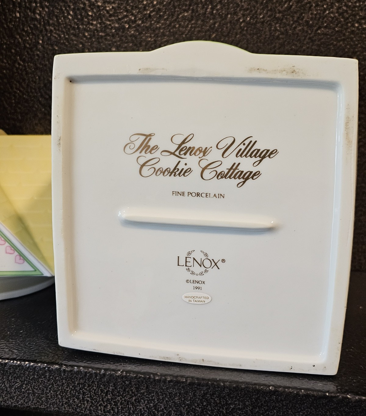 Lenox The Lenox Village Cookie Cottage Porcelain Cookie Jar, Lift-Off Lid