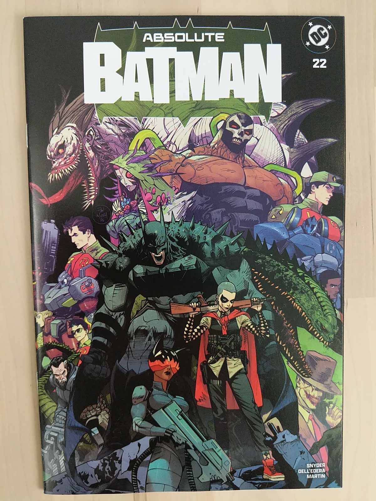 Absolute Batman #22 Dan Mora Avenida Trade Dress Variant w COA | UNSIGNED | NEW