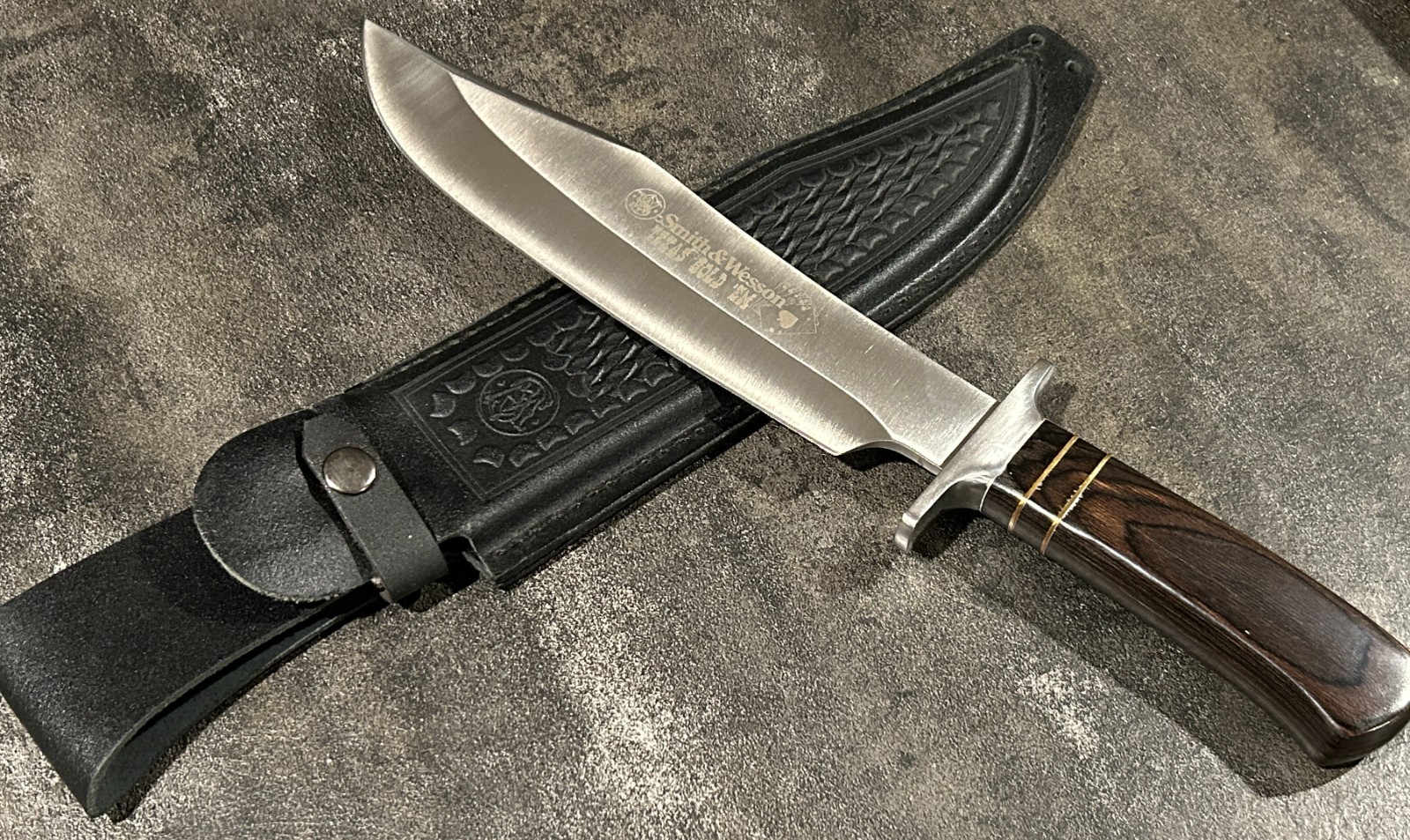 SMITH & WESSON Texas Hold Em Big Bowie Knife THBB Taylor Cutlery Box Sheath MINT